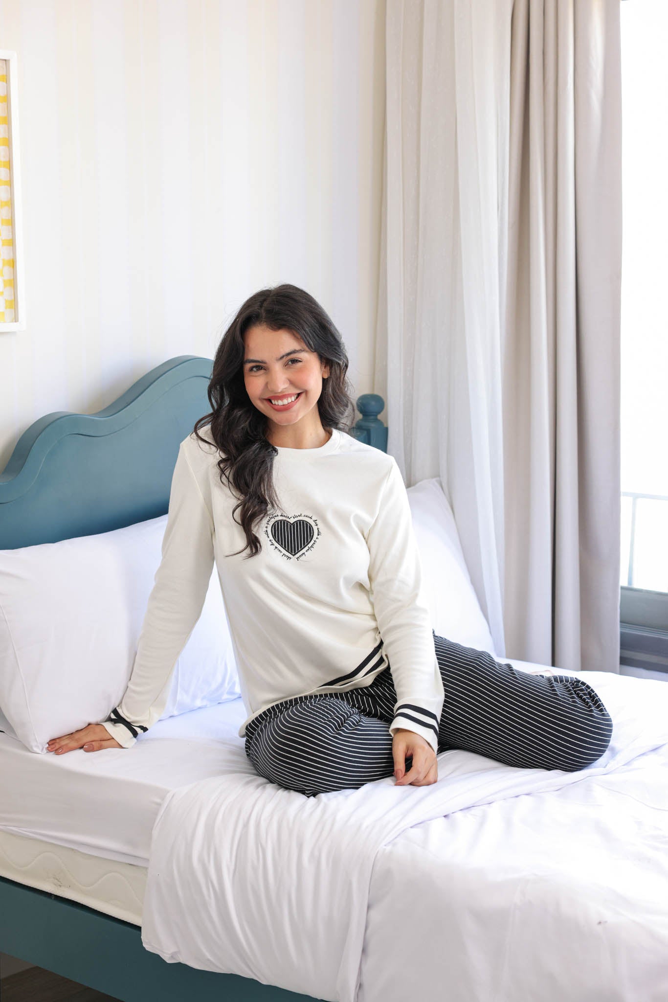 بيجاما حريمي انترلوك تطريز قلب بنطلون مخطط