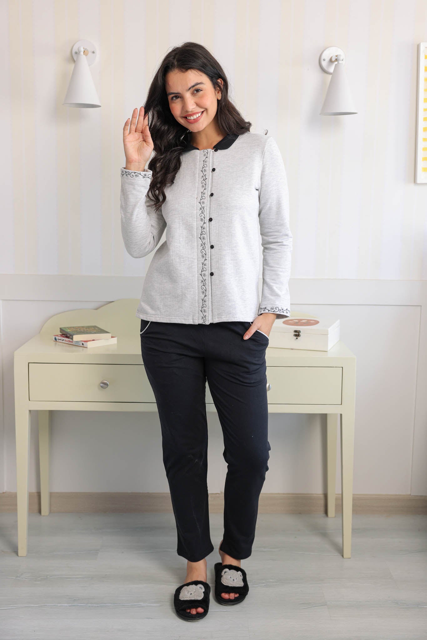 بيجاما ميلتون كلاسيك بزراير بندا مطرزه