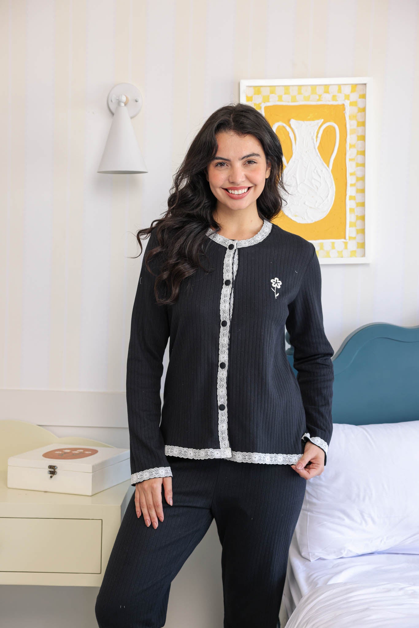 بيجاما كلاسيك بزراير انترلوك بدانتيل