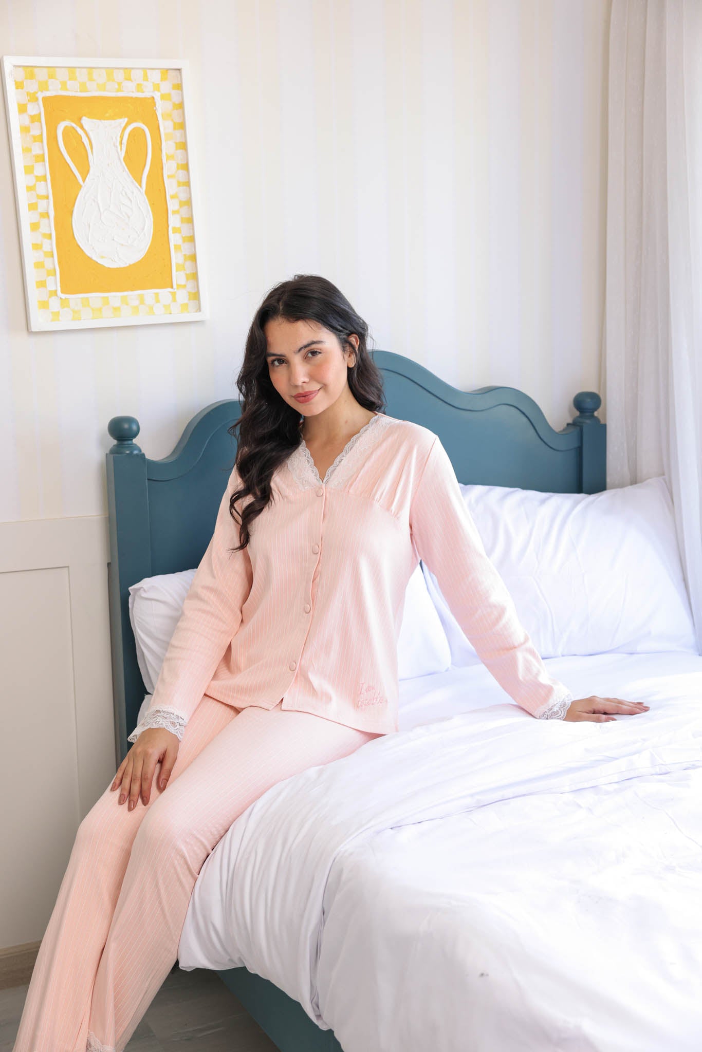 بيجاما كلاسيك انترلوك بدانتيل علي الصدر