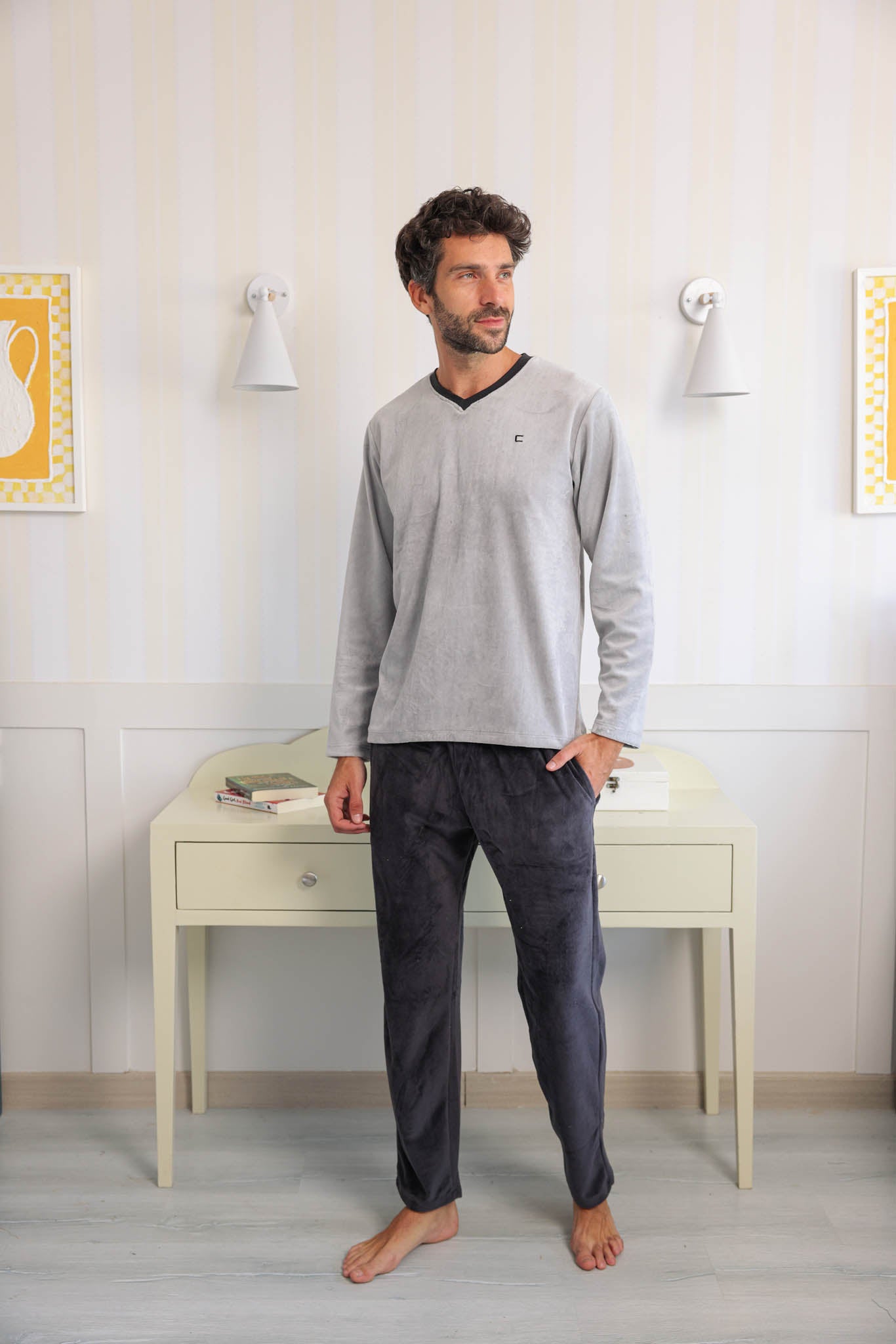 بيجاما رجالي قطيفه ساده رقبه سبعه