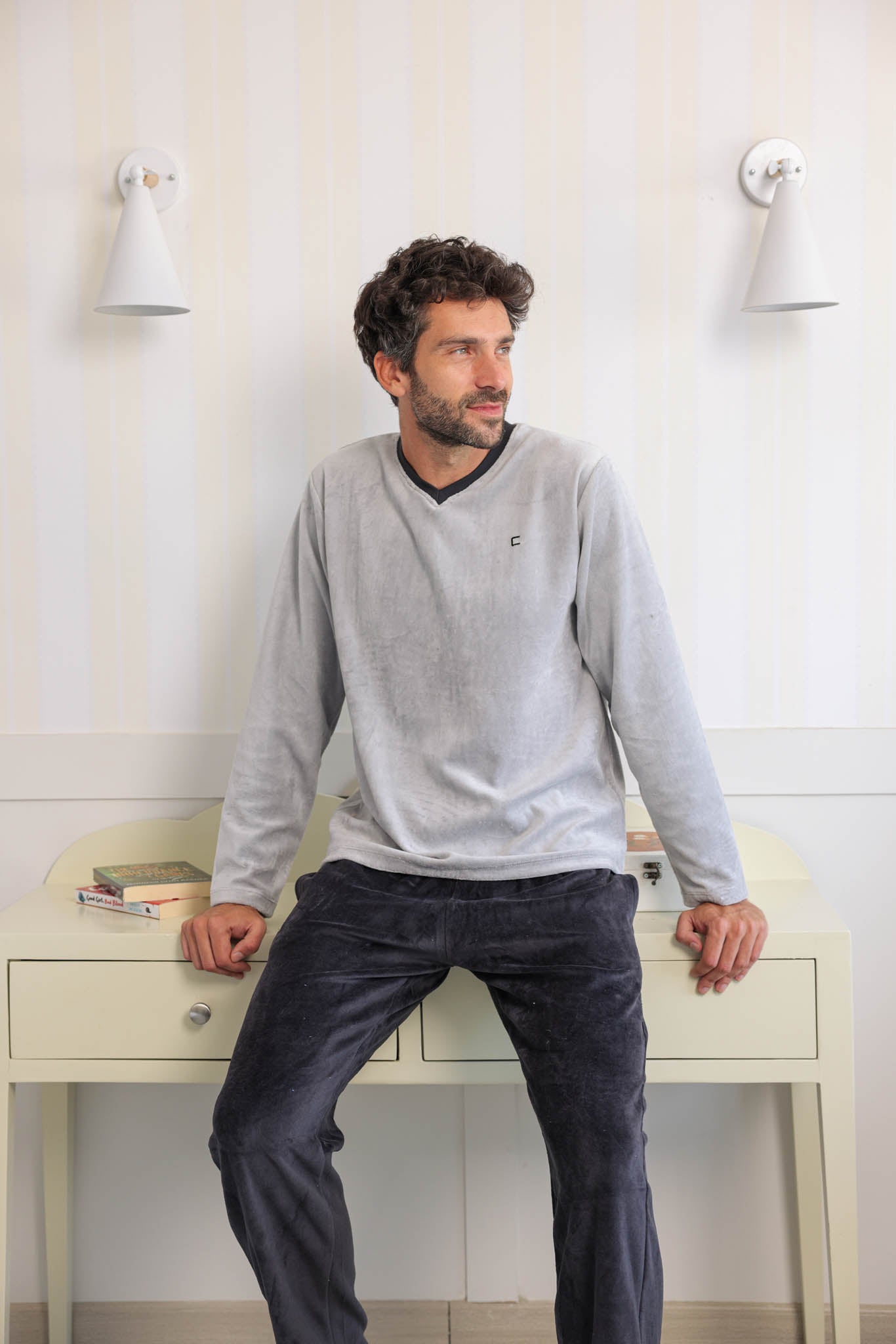 بيجاما رجالي قطيفه ساده رقبه سبعه