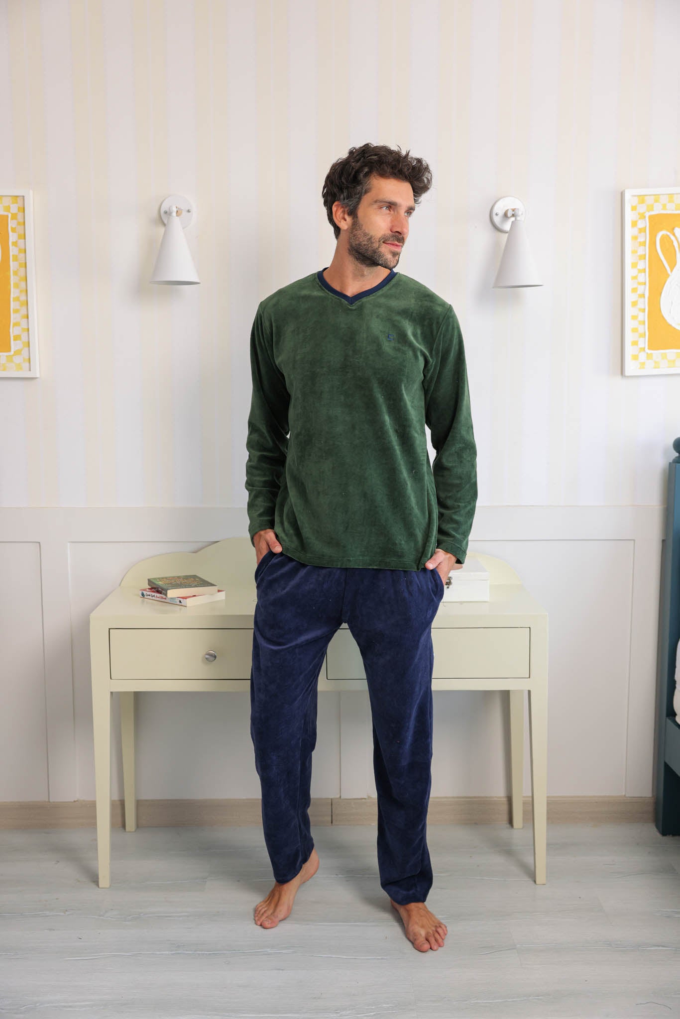 بيجاما رجالي قطيفه ساده رقبه سبعه