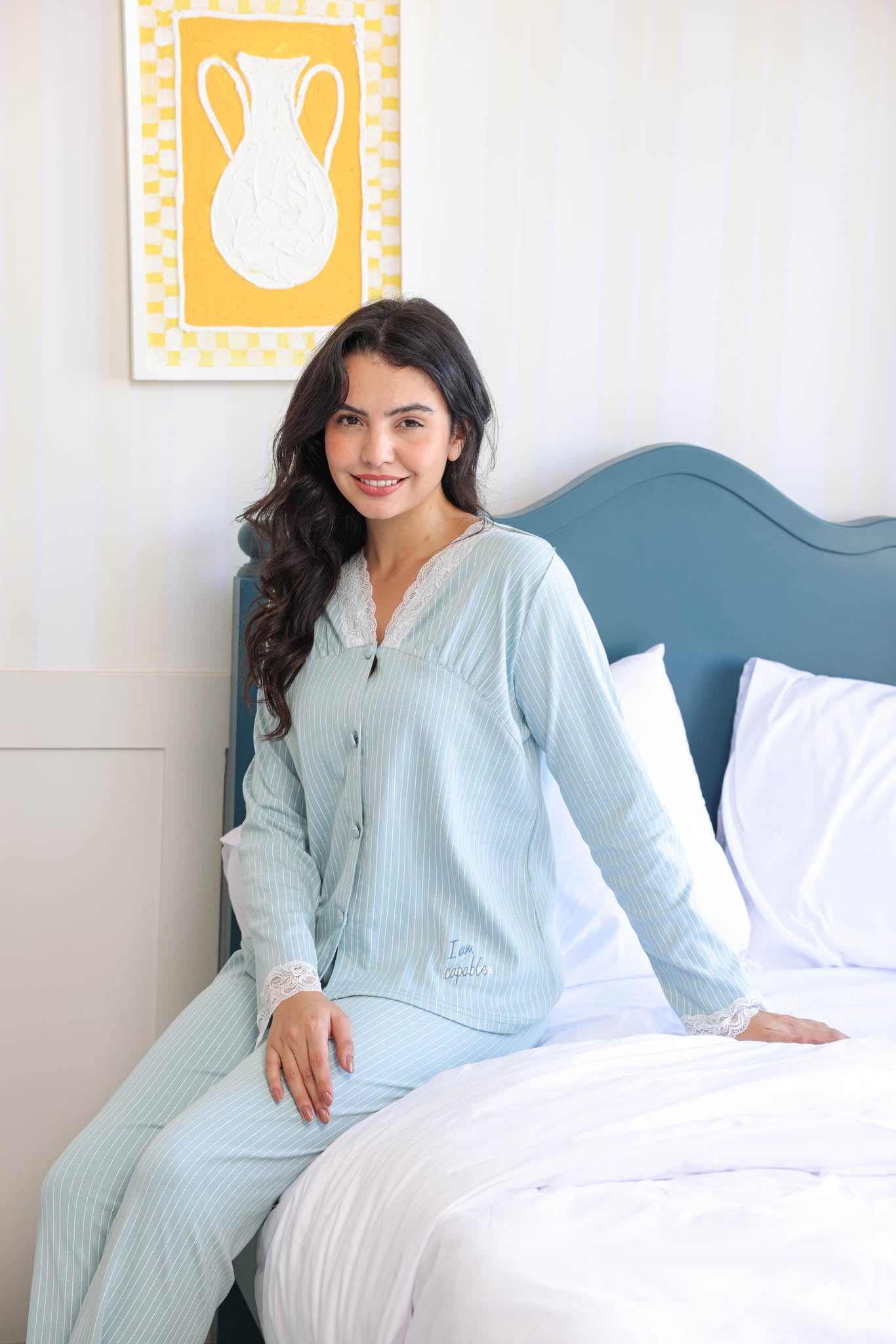 بيجاما كلاسيك انترلوك بدانتيل علي الصدر