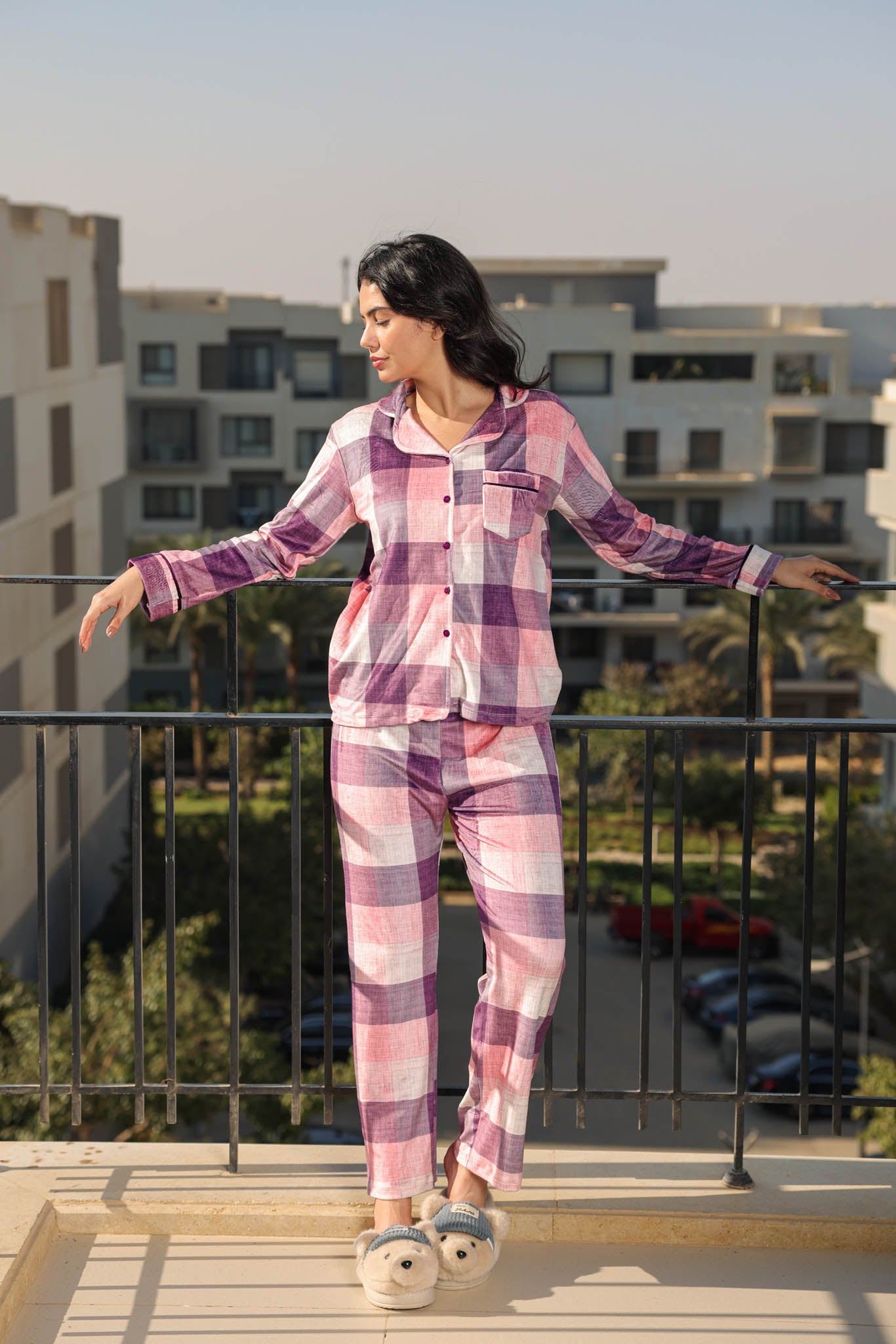 بيجاما قطيفه كلاسيك بزراير كاروهات