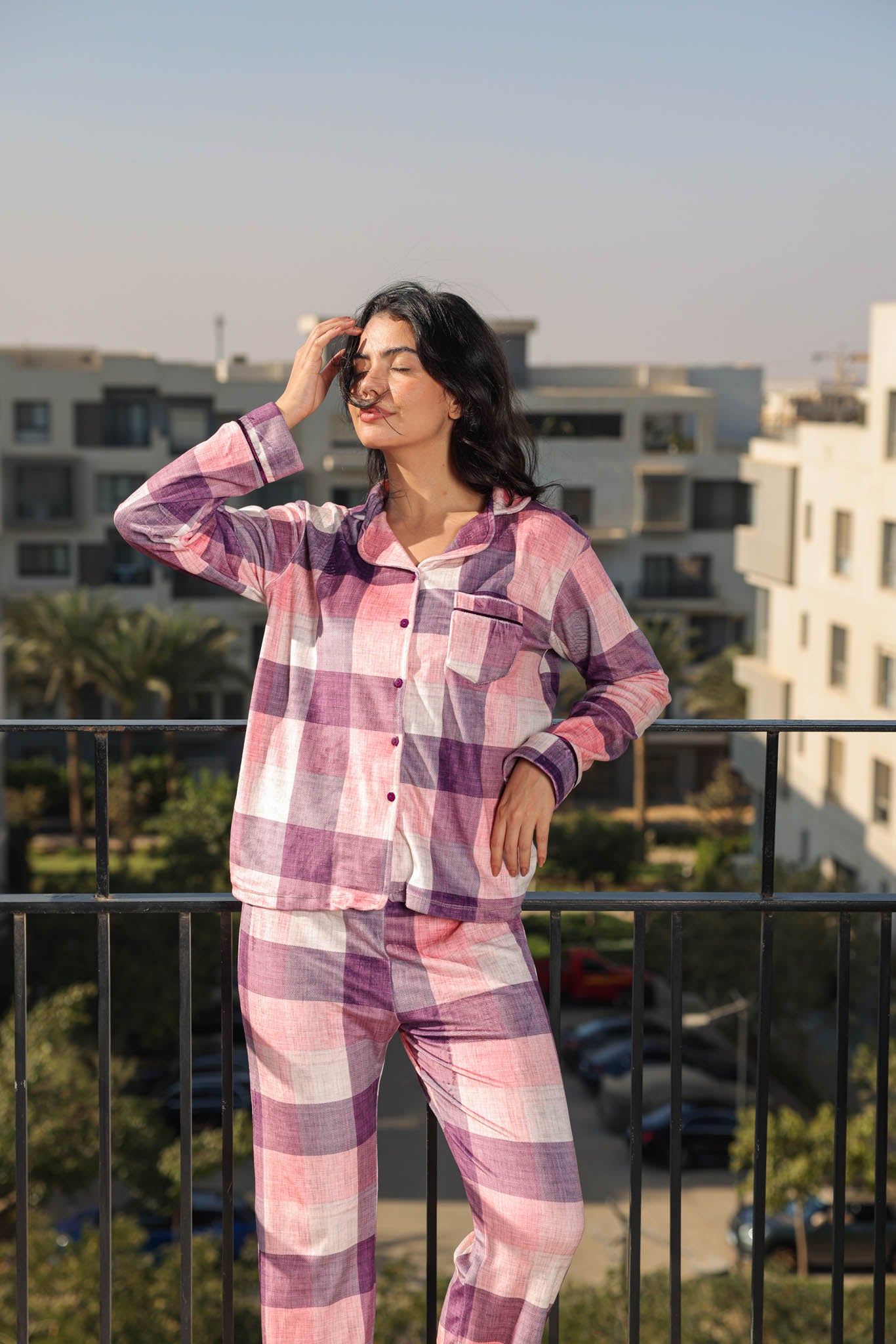 بيجاما قطيفه كلاسيك بزراير كاروهات