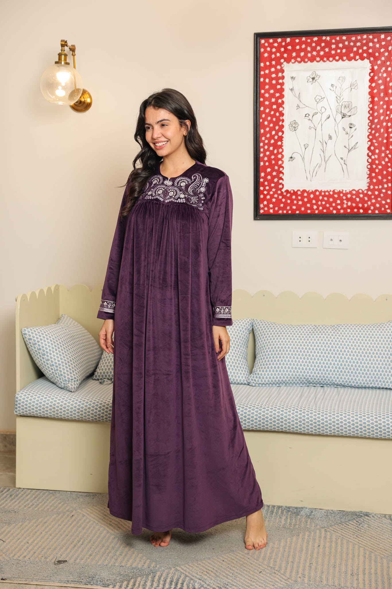 جلابيه قطيفه ساده مطرز بسفره