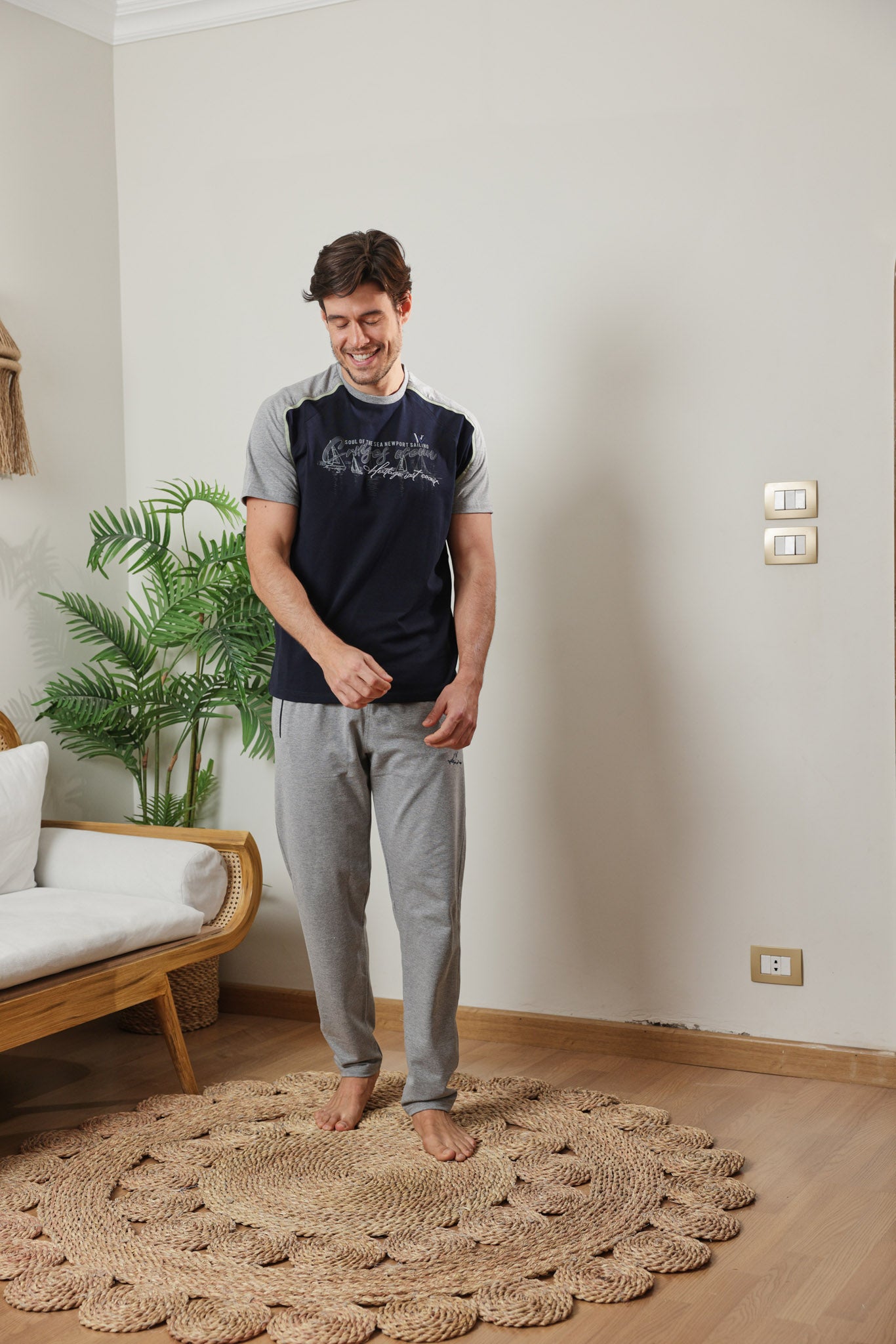 تريننج راوند بنطلون east coast