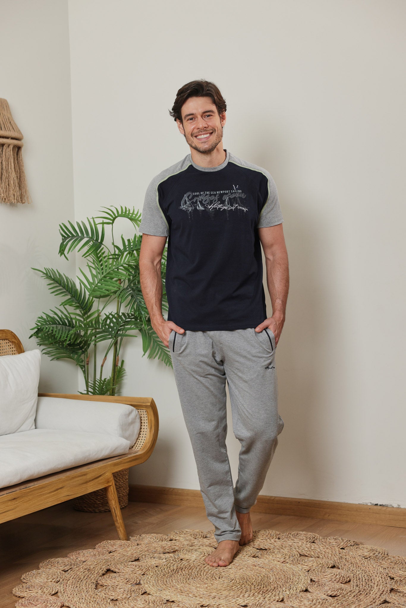 تريننج راوند بنطلون east coast