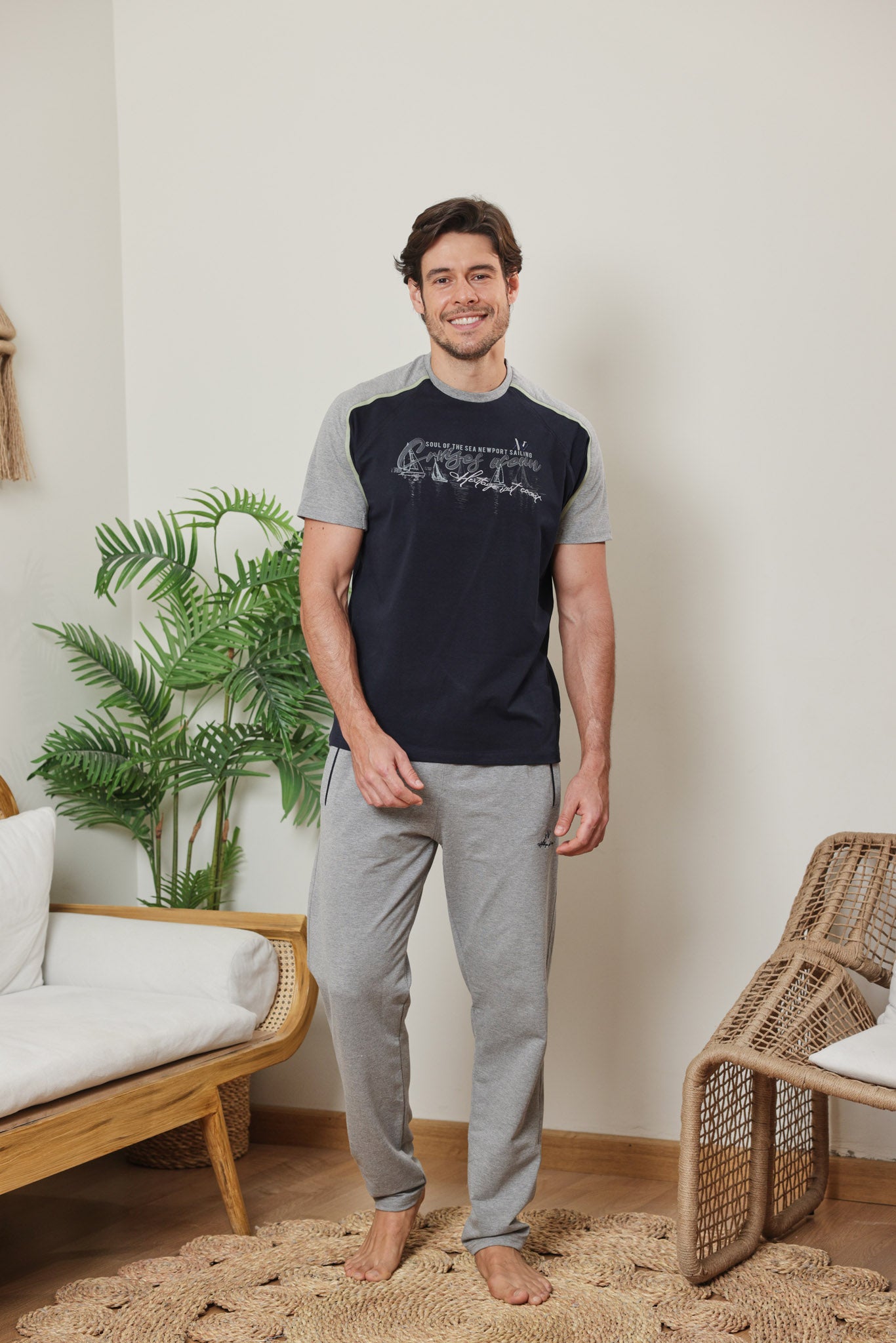 تريننج راوند بنطلون east coast