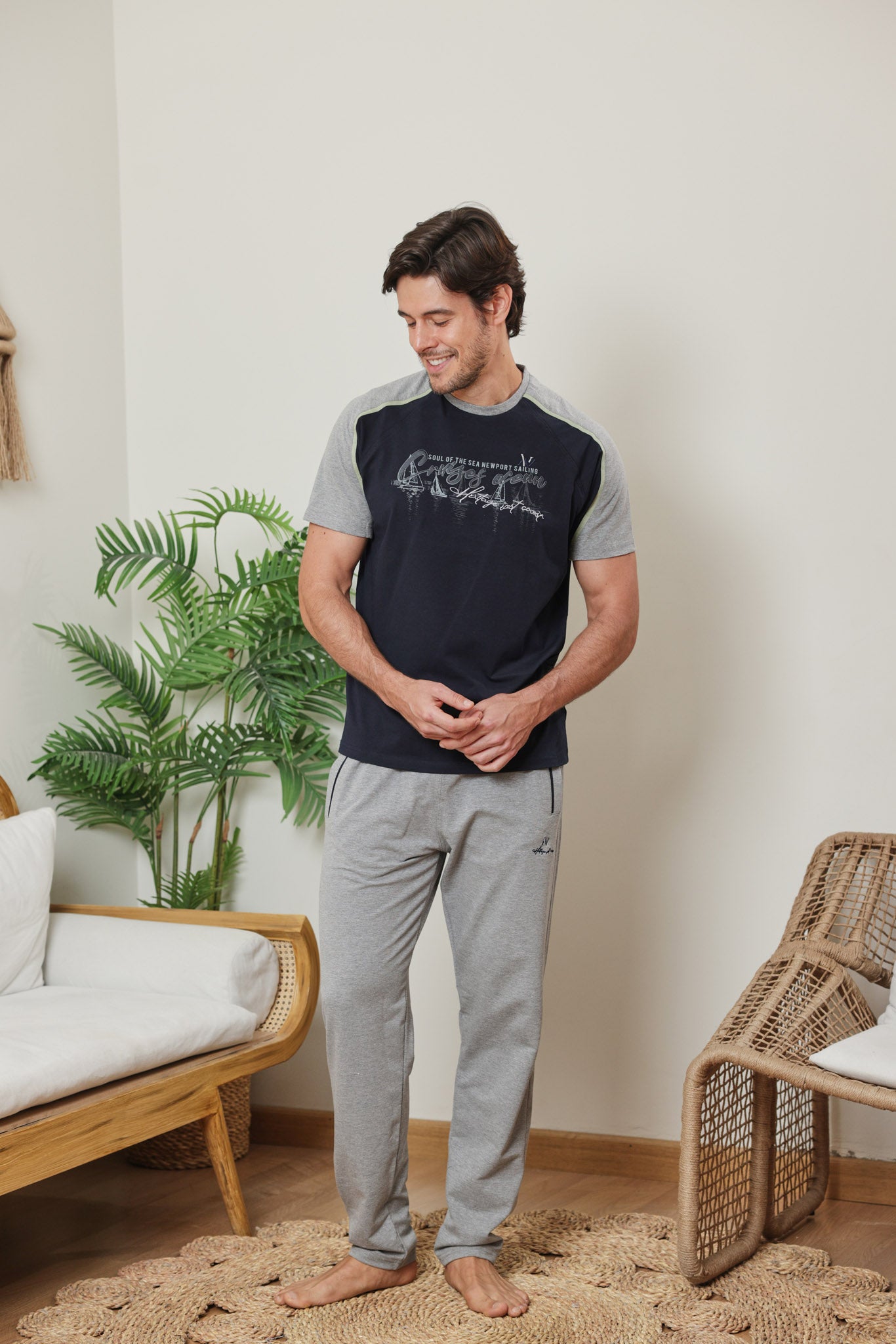 تريننج راوند بنطلون east coast