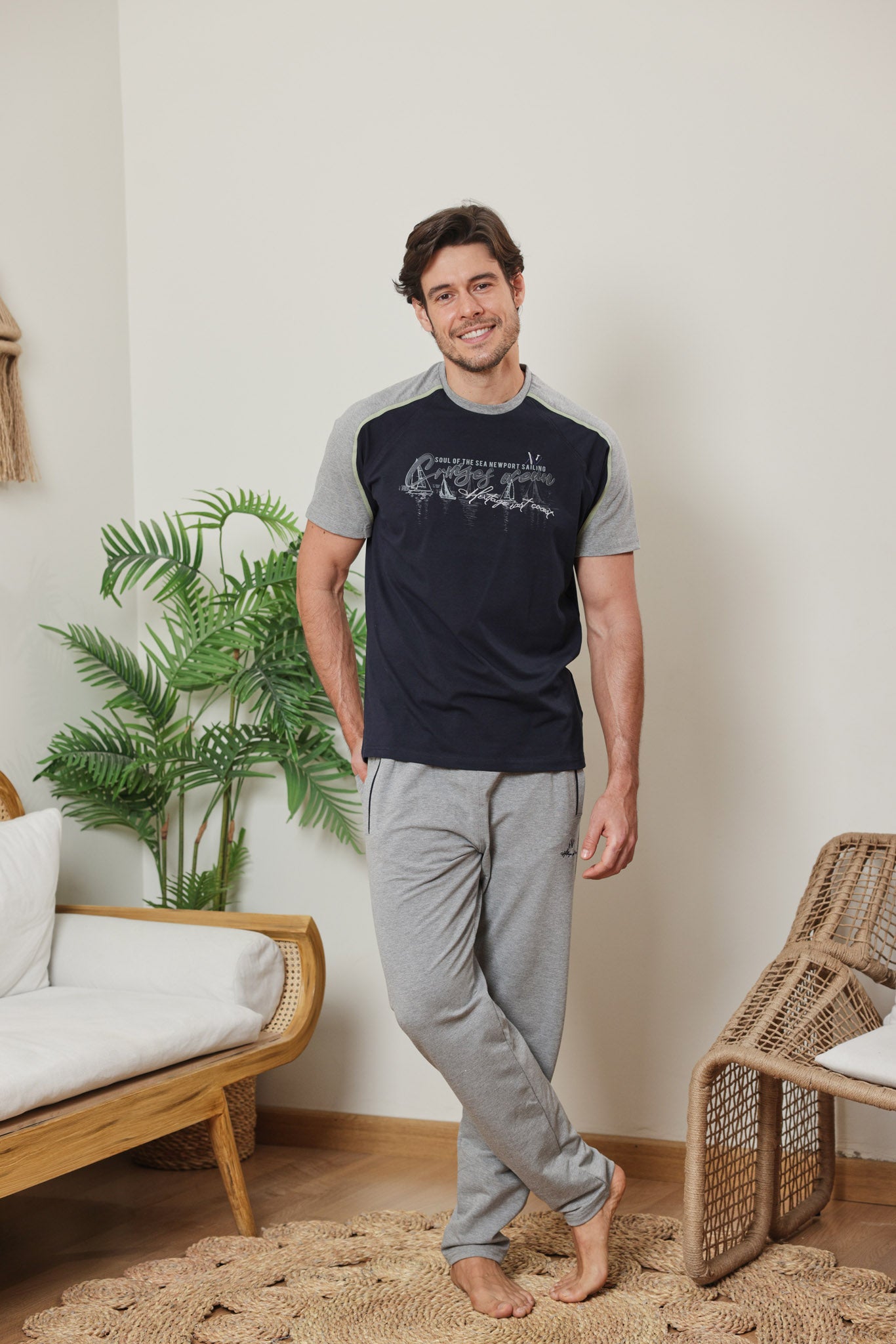 تريننج راوند بنطلون east coast