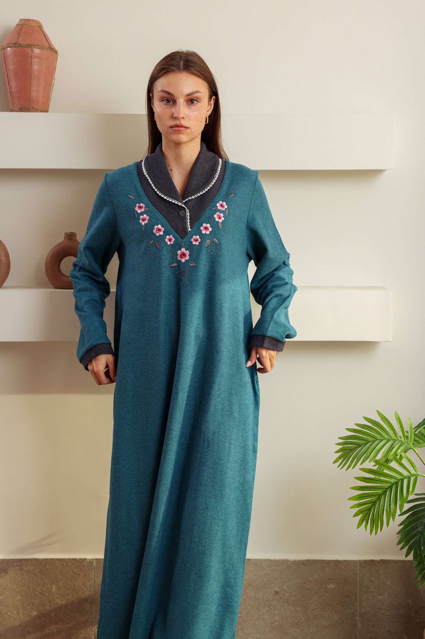 قميص كاشمير كولشال مطرز ورد