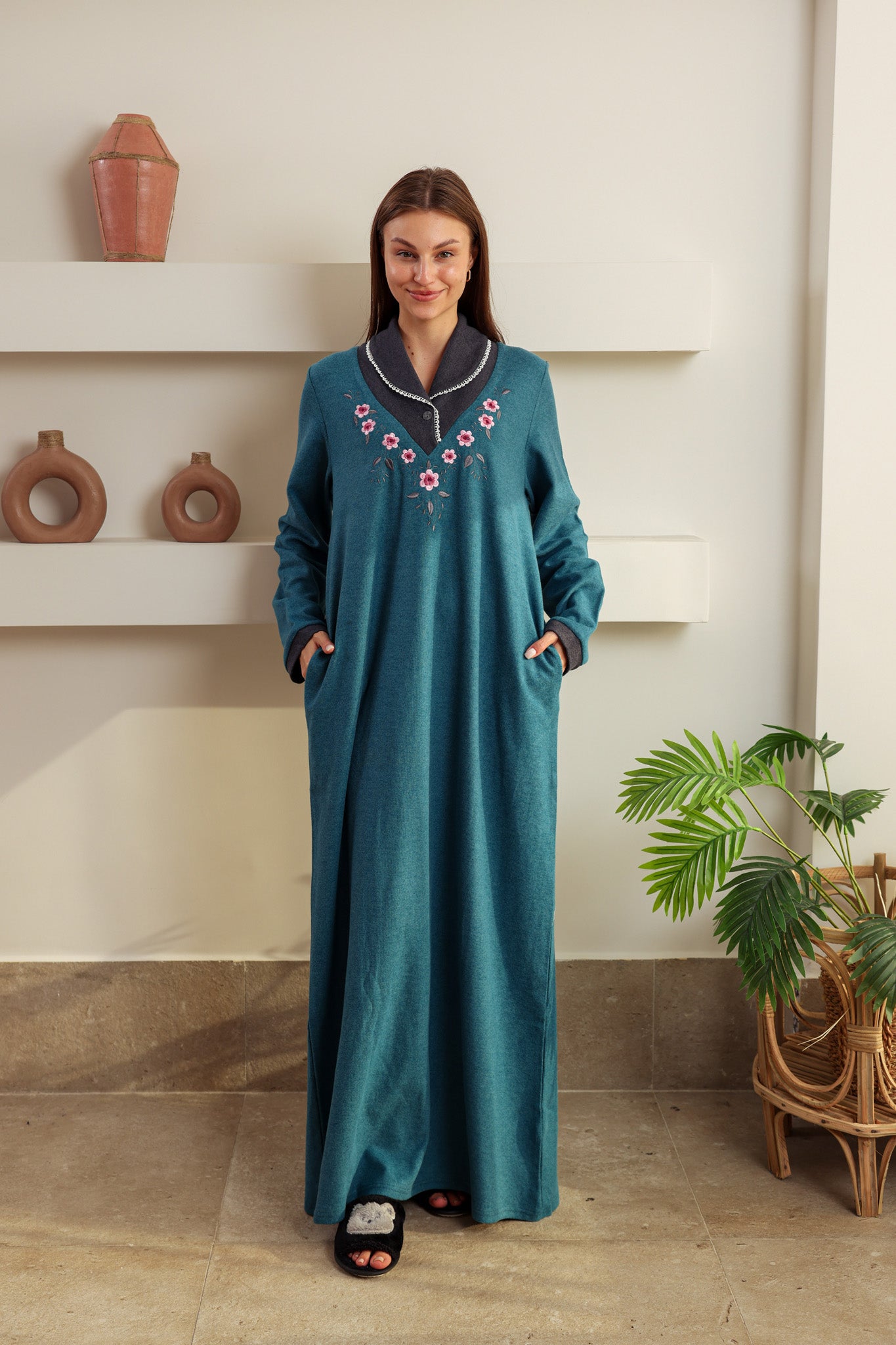 قميص كاشمير كولشال مطرز ورد