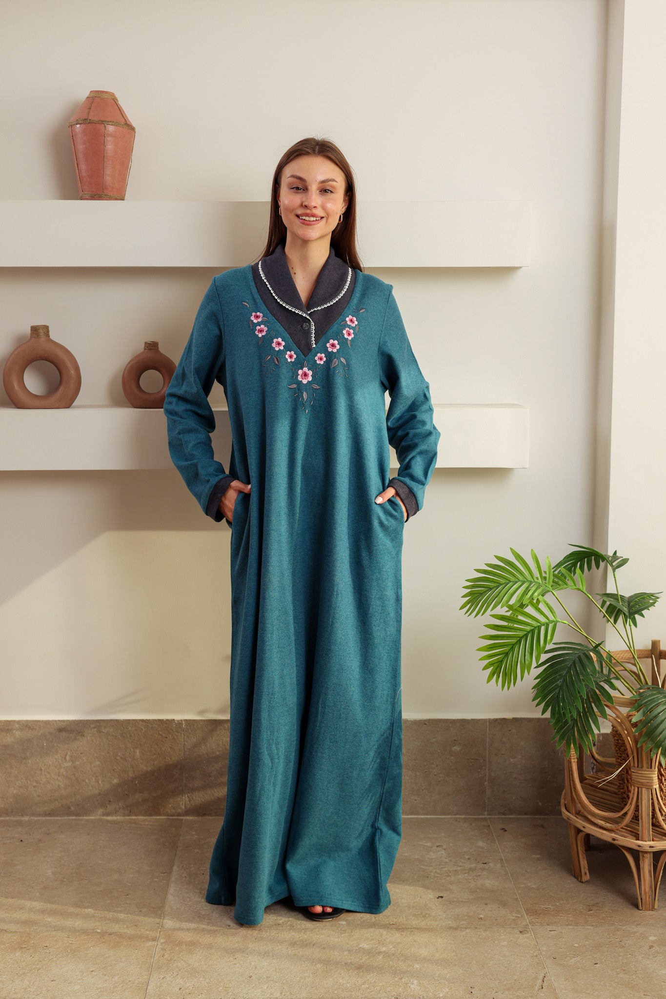 قميص كاشمير كولشال مطرز ورد