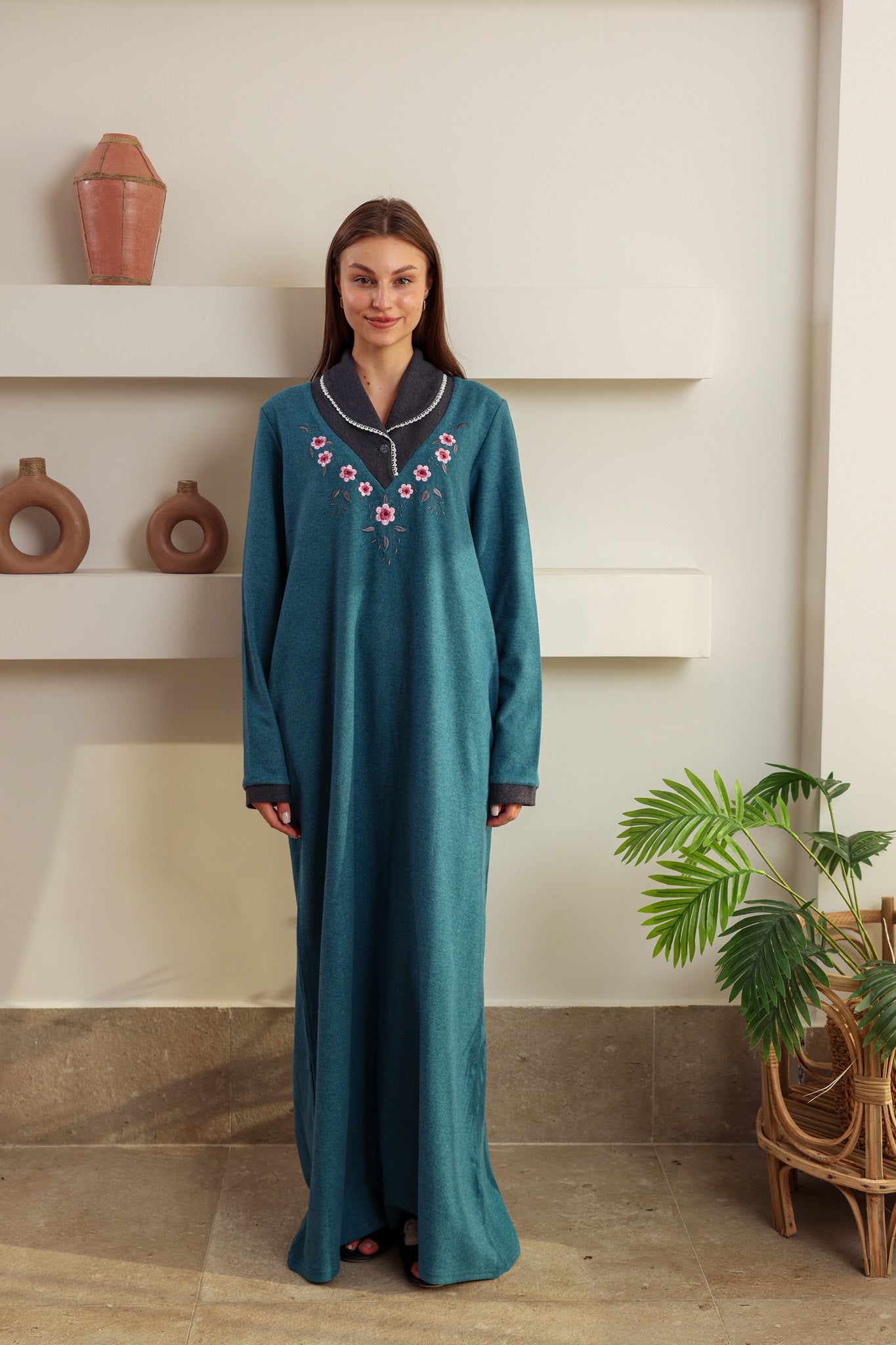 قميص كاشمير كولشال مطرز ورد