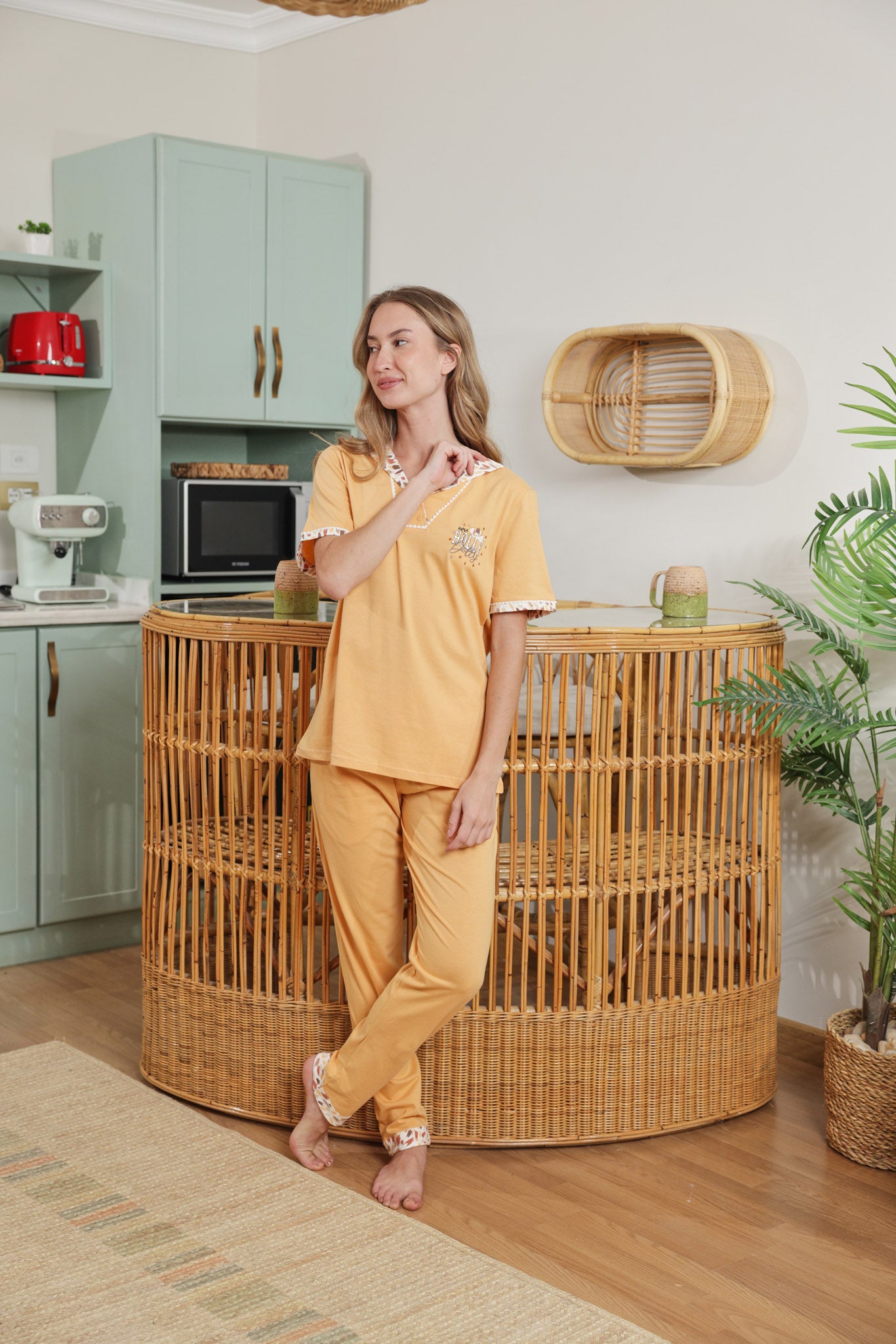 بيجاما نص كم بلياقه مطرز holly