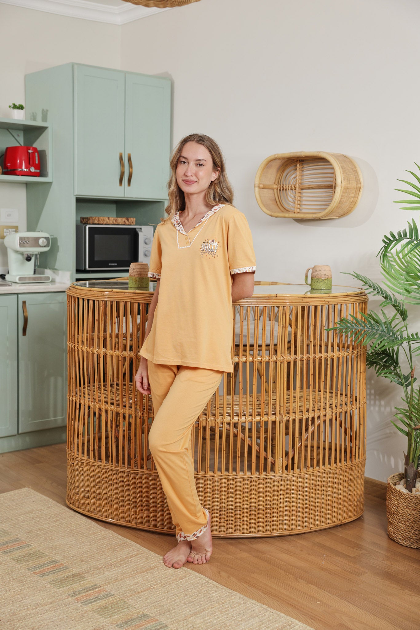 بيجاما نص كم بلياقه مطرز holly