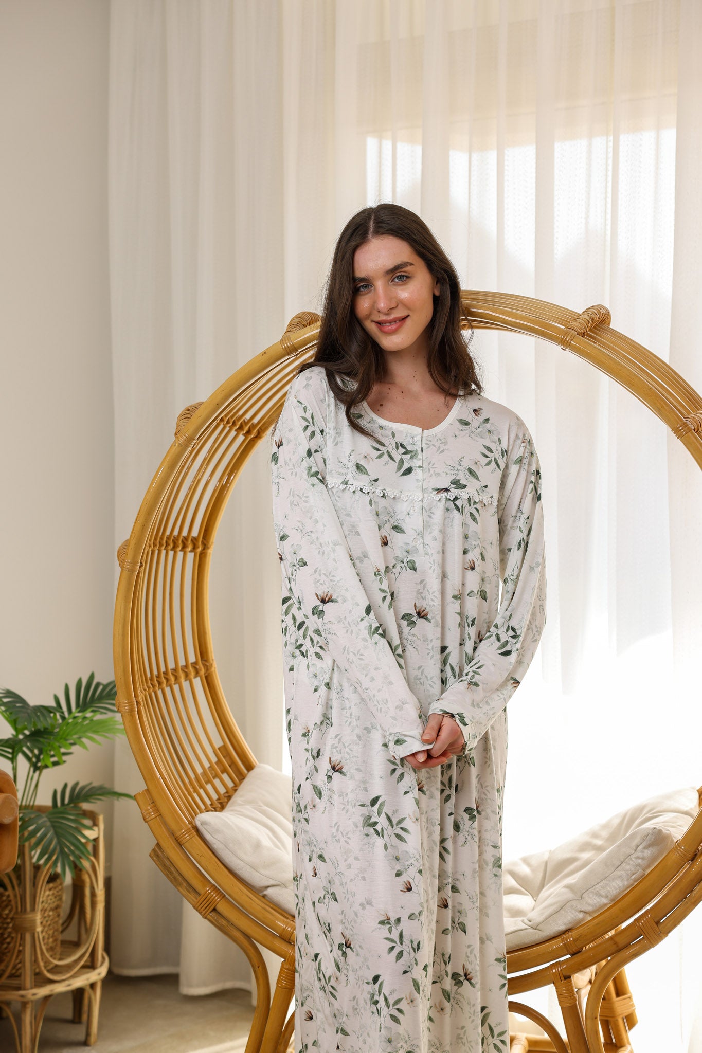 قميص حريمي كم بسفره بندا بزراير