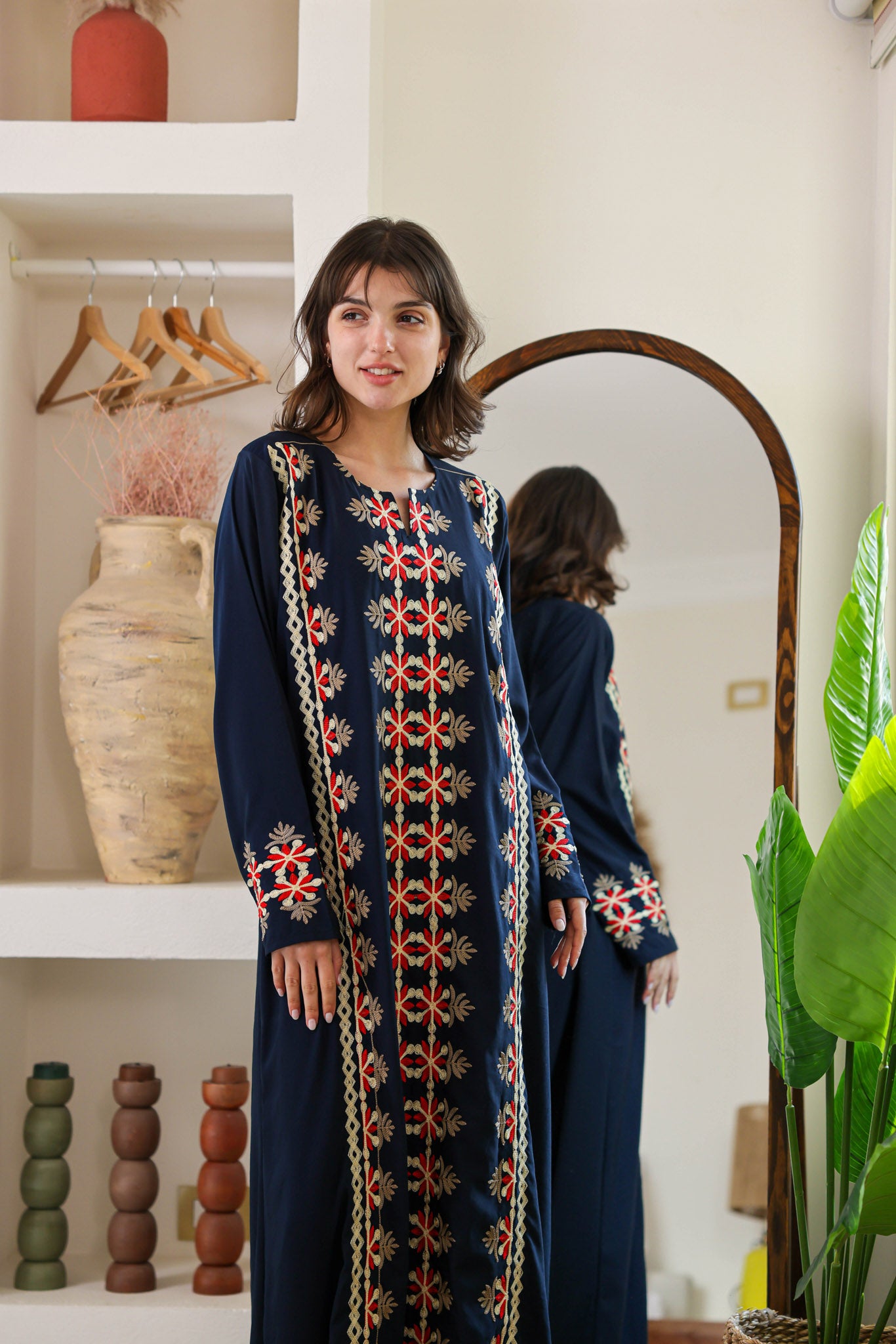 قميص داكرون ساده بكم مطرز 166