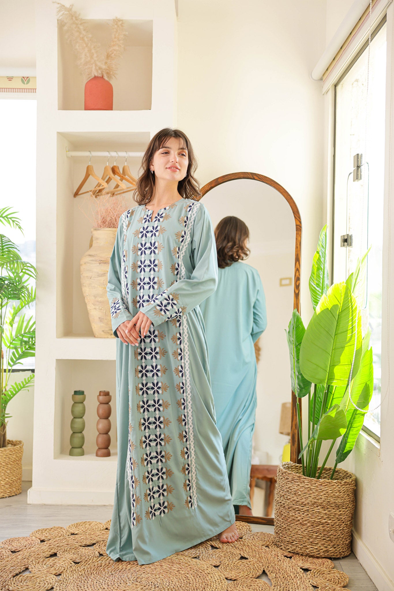 قميص داكرون ساده بكم مطرز 166