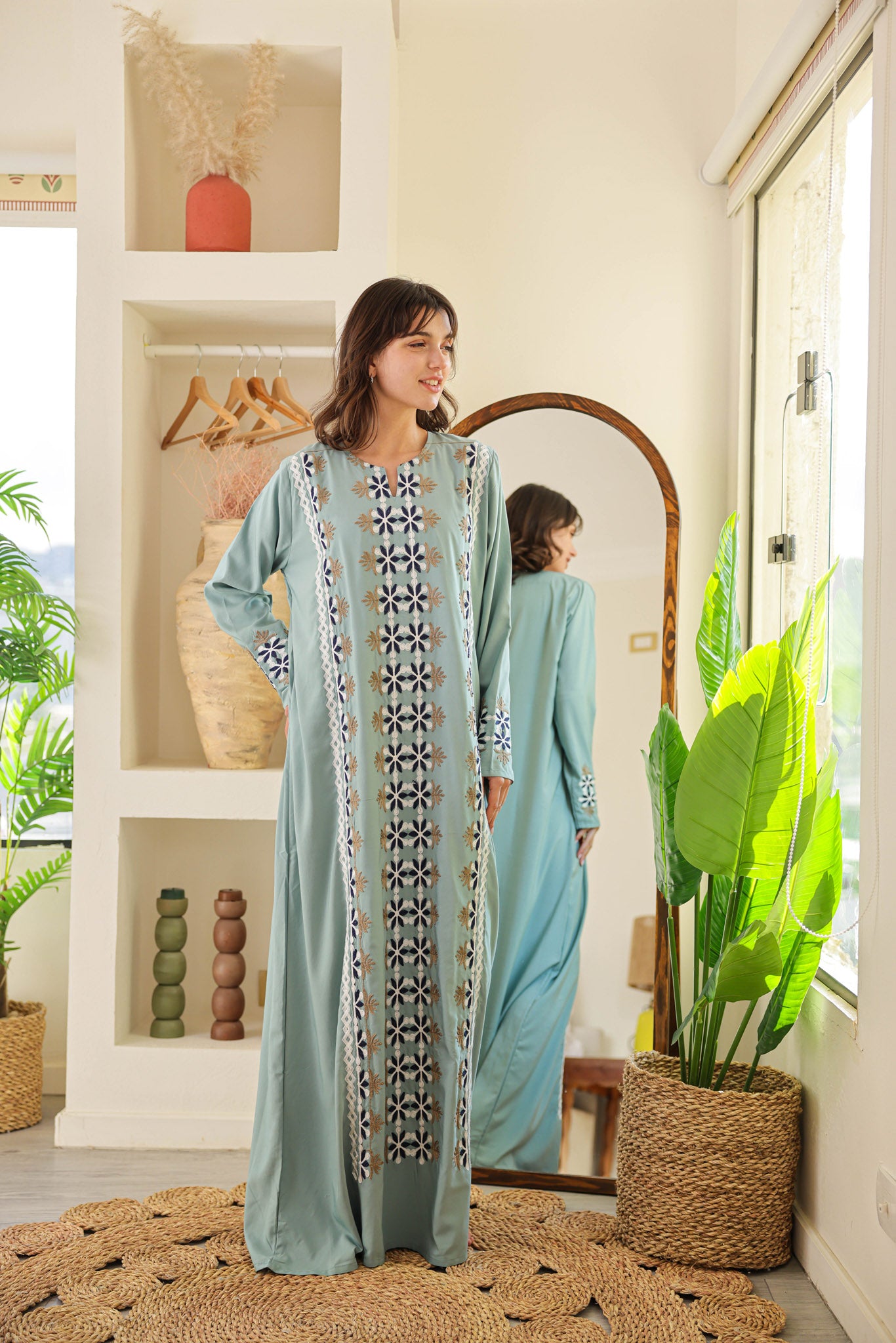 قميص داكرون ساده بكم مطرز 166