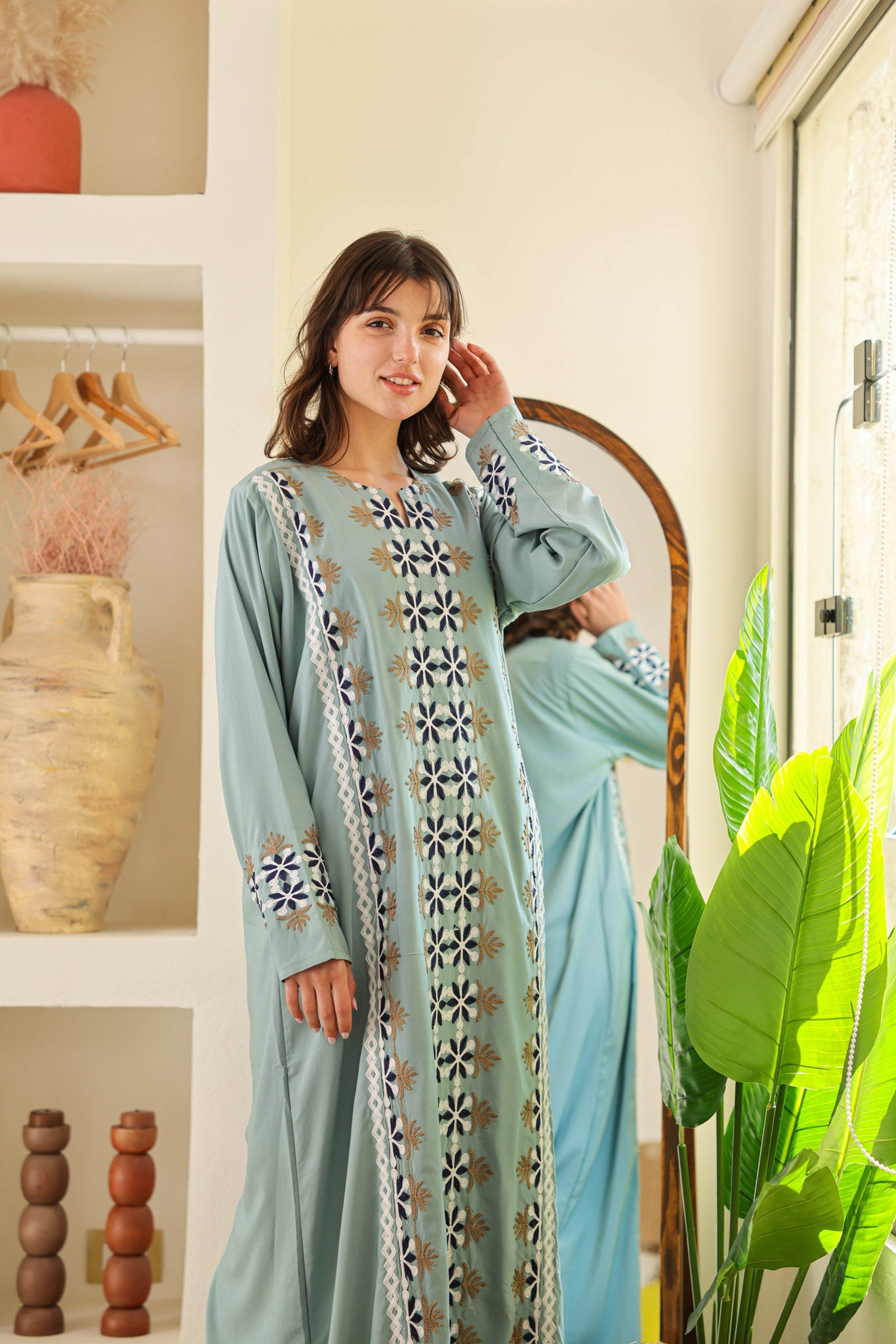 قميص داكرون ساده بكم مطرز 166