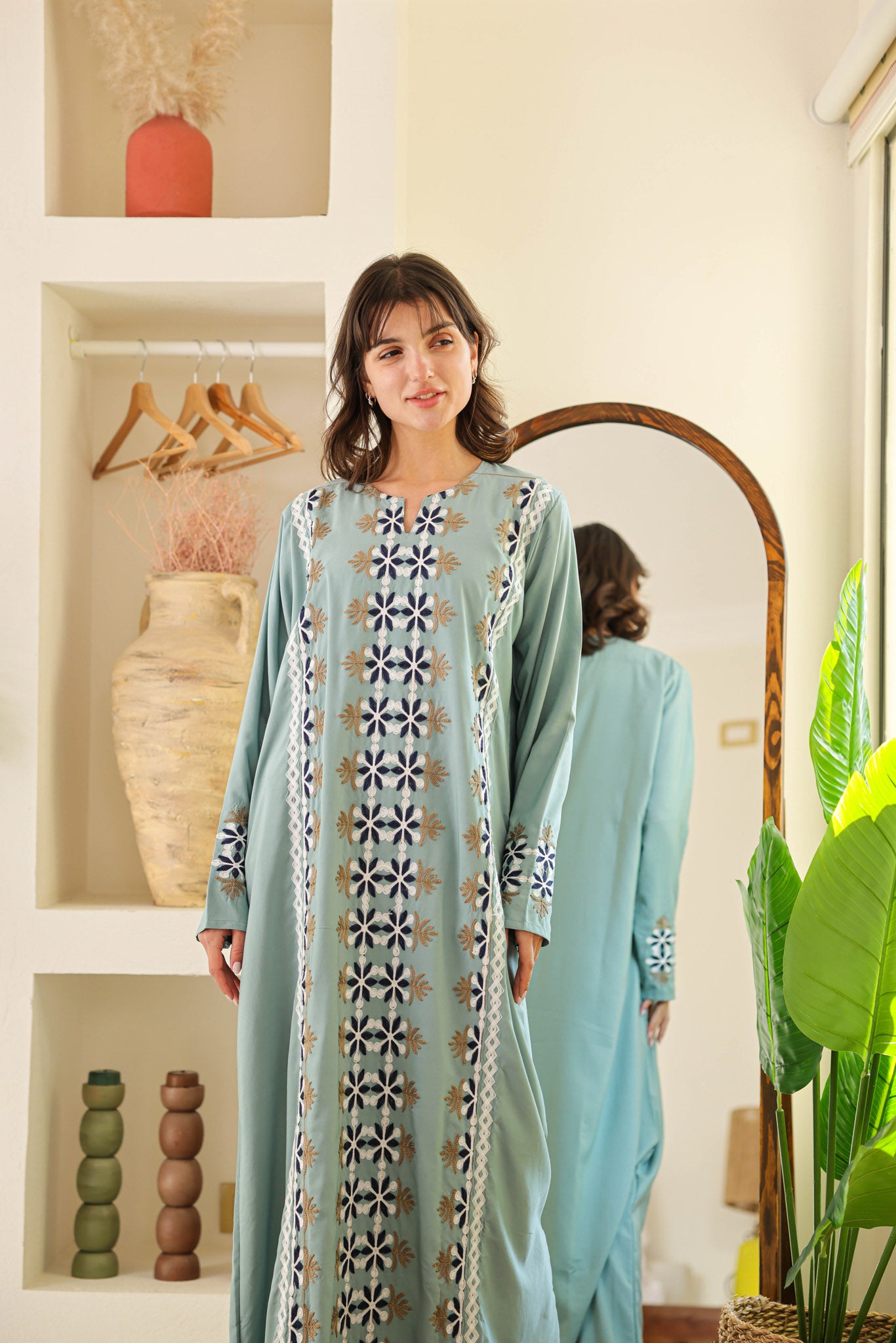 قميص داكرون ساده بكم مطرز 166