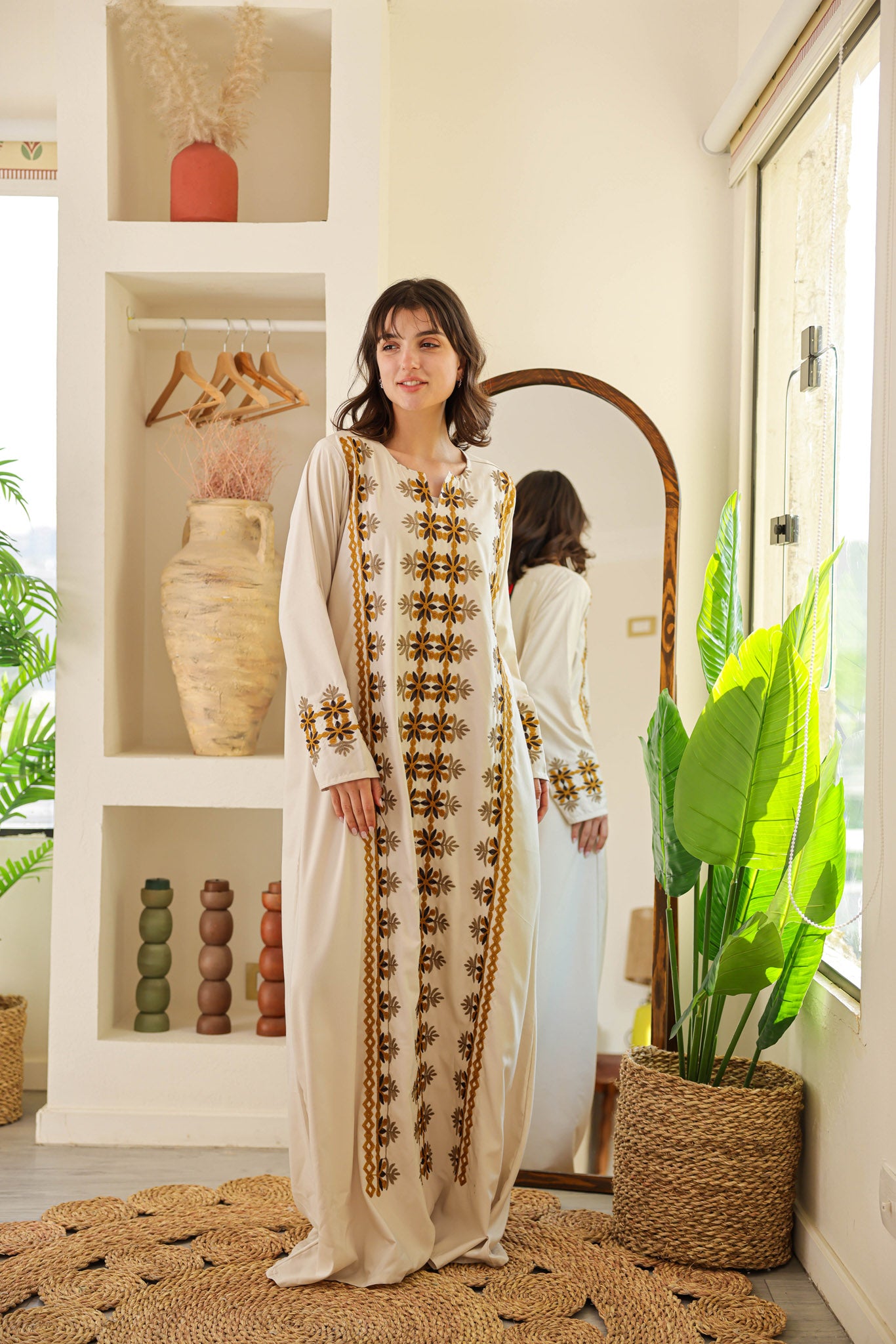 قميص داكرون ساده بكم مطرز 166