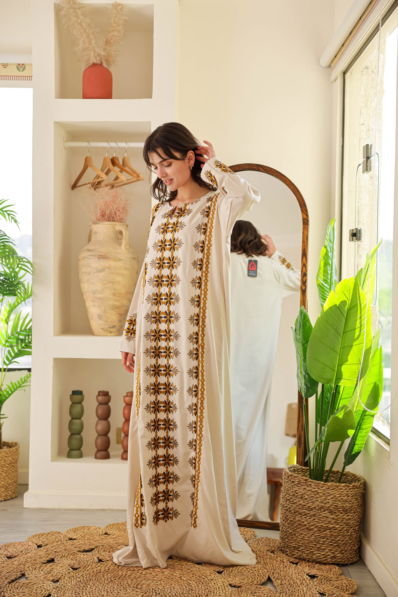 قميص داكرون ساده بكم مطرز 166