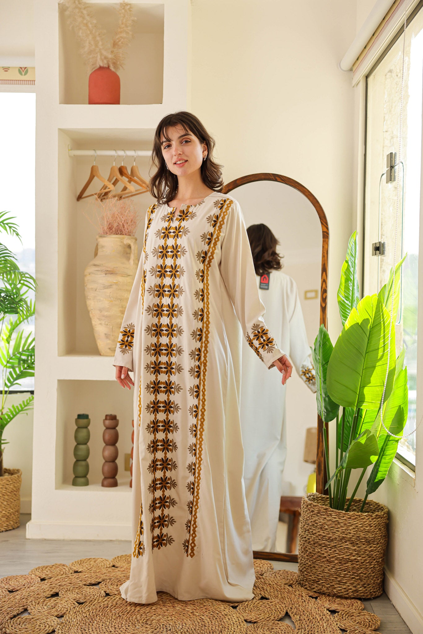 قميص داكرون ساده بكم مطرز 166