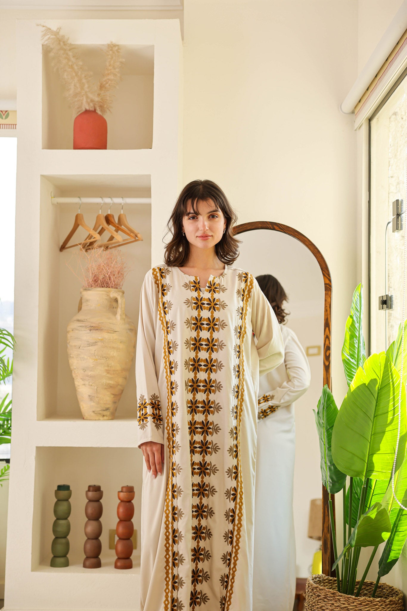 قميص داكرون ساده بكم مطرز 166