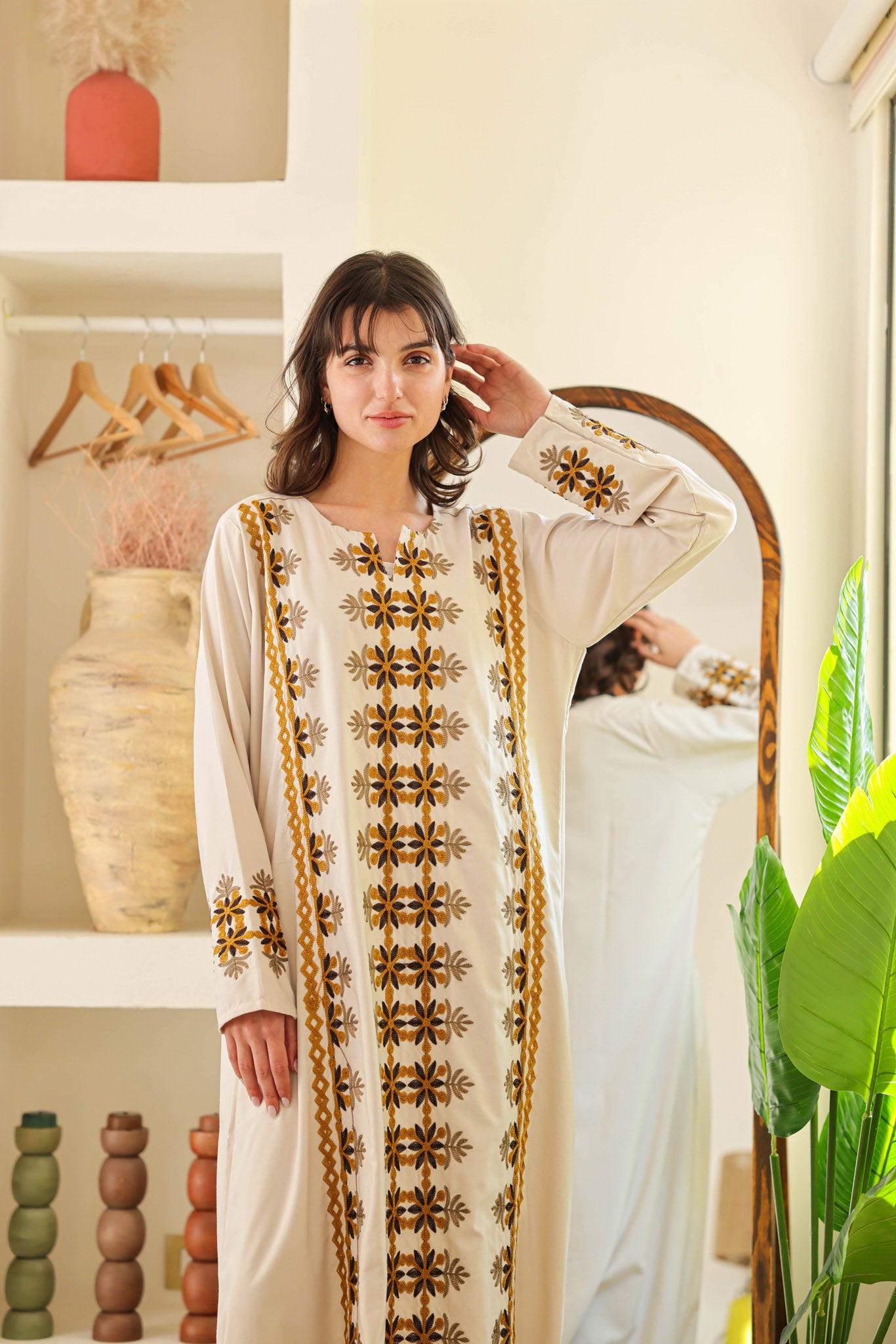 قميص داكرون ساده بكم مطرز 166