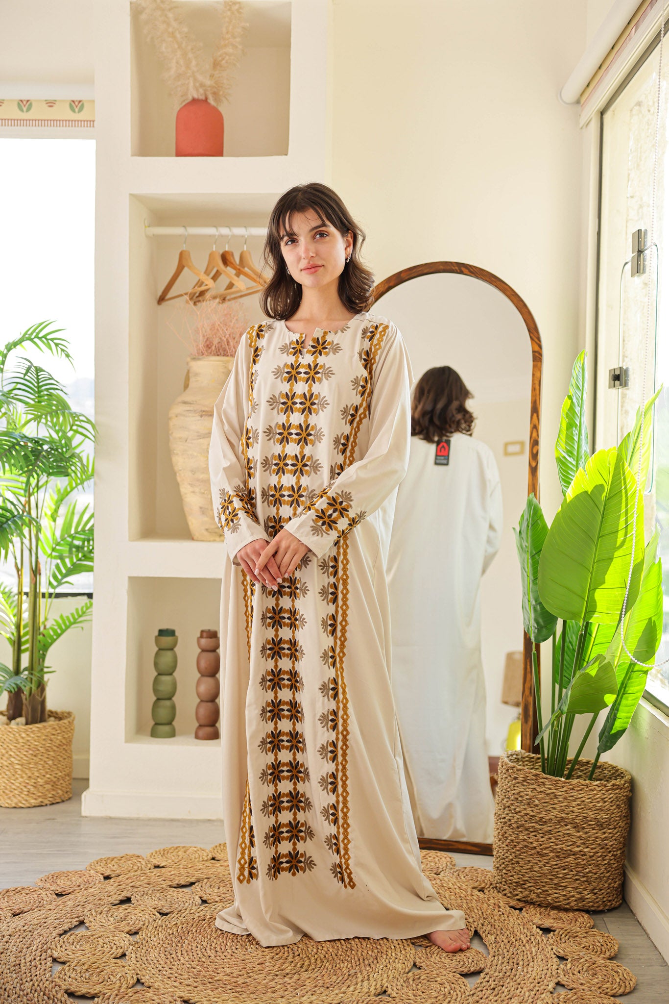 قميص داكرون ساده بكم مطرز 166