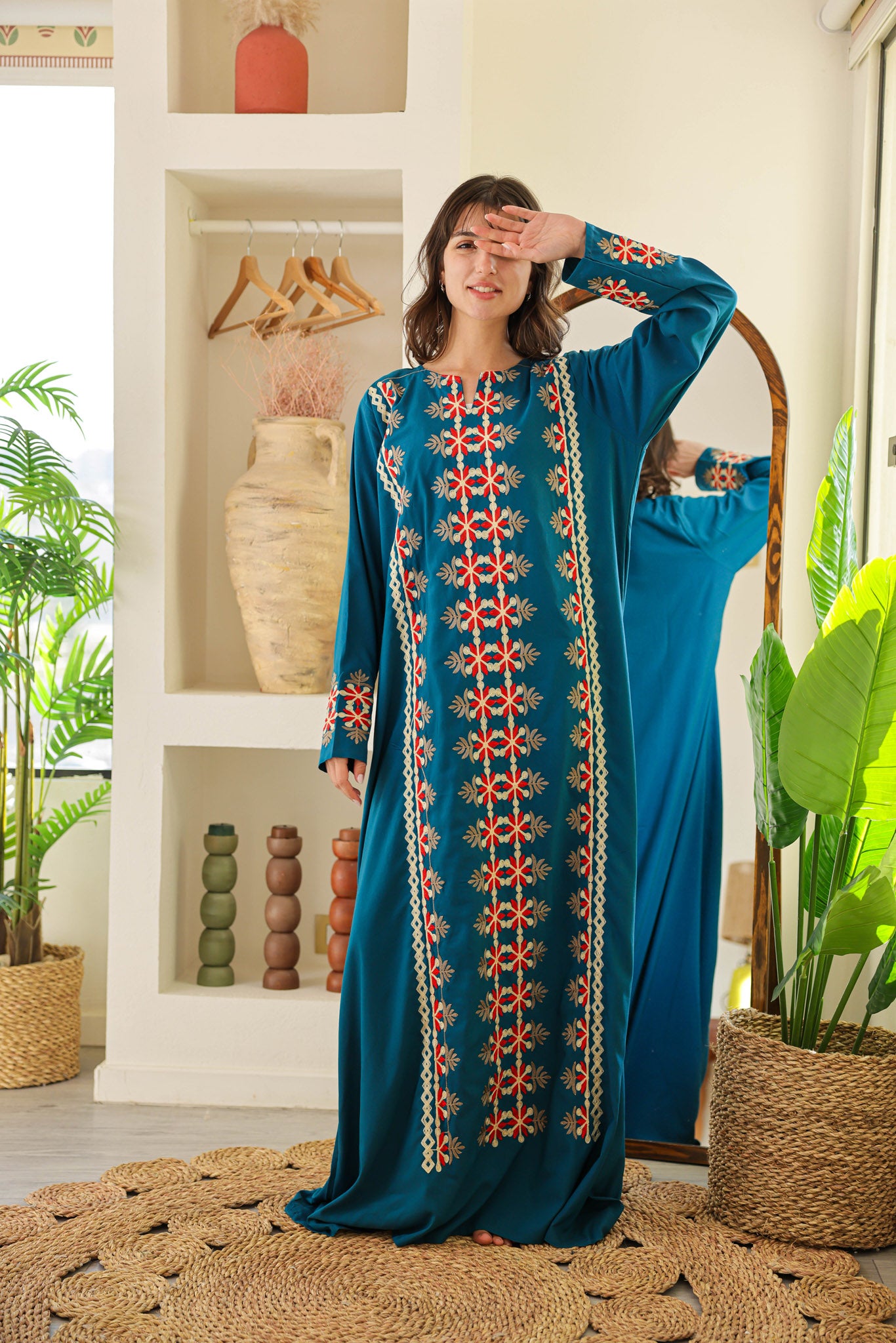 قميص داكرون ساده بكم مطرز 166