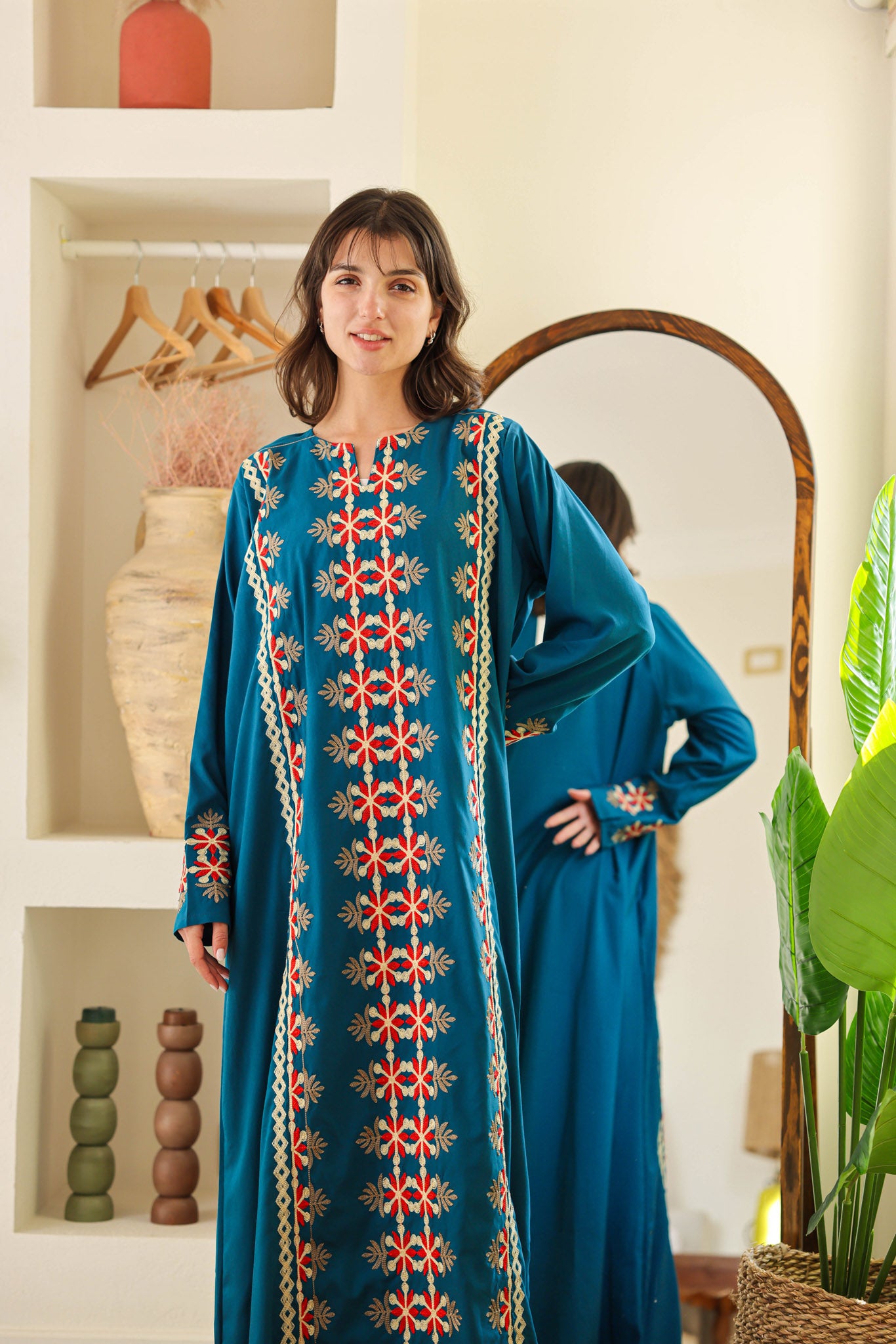 قميص داكرون ساده بكم مطرز 166