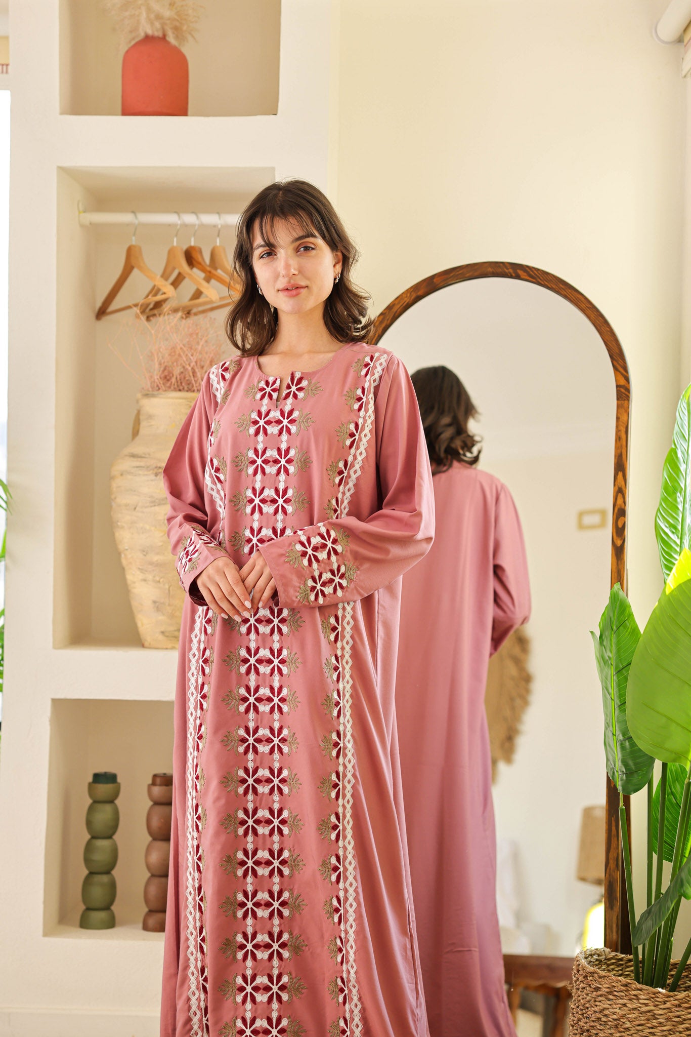 قميص داكرون ساده بكم مطرز 166