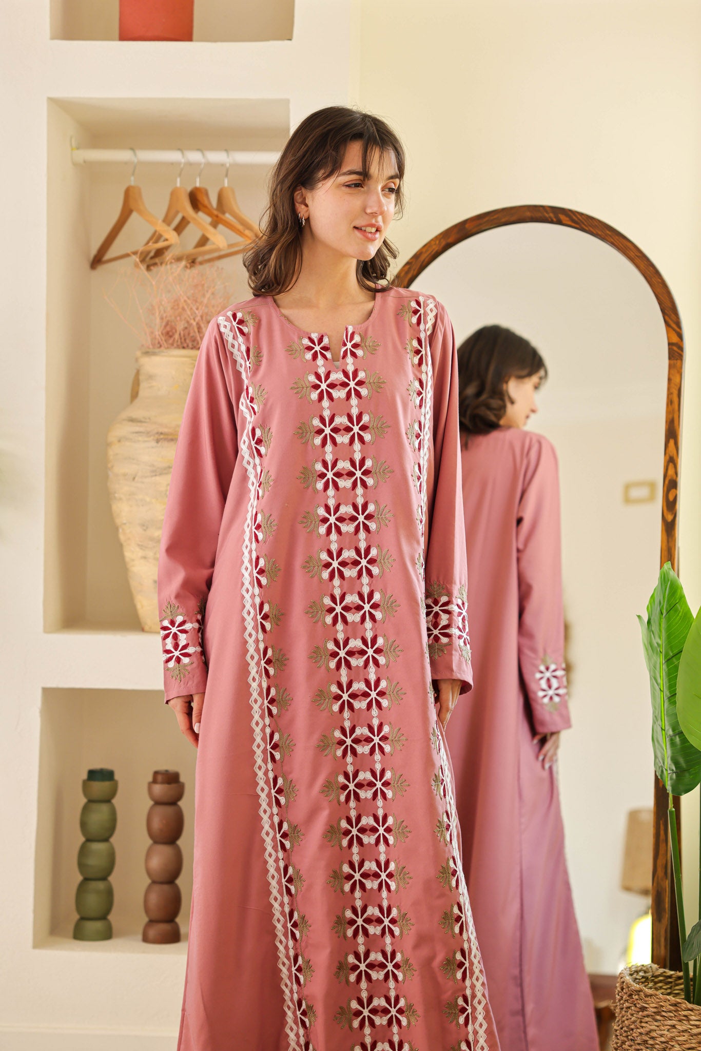 قميص داكرون ساده بكم مطرز 166