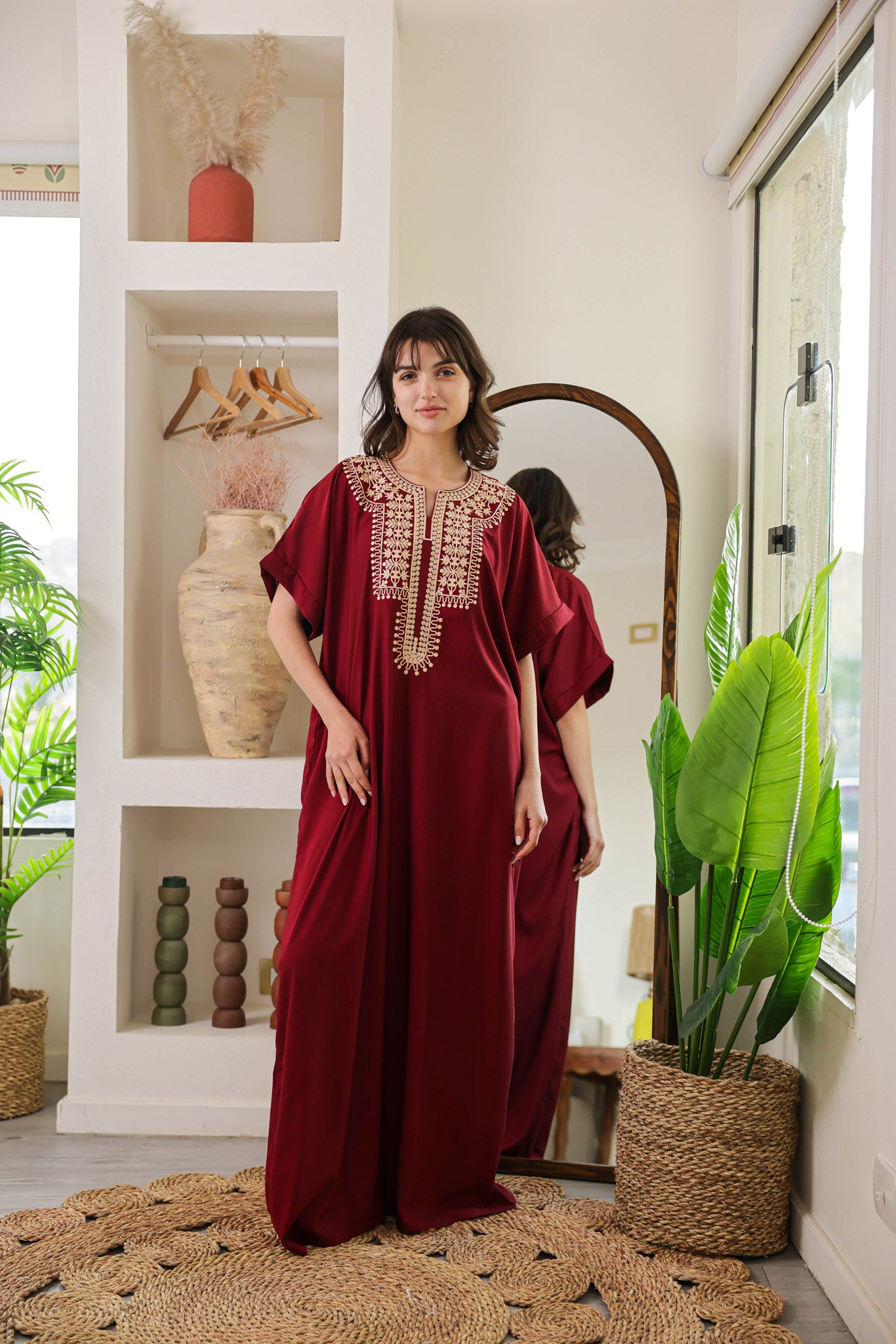 قميص داكرون نص كم مطرز