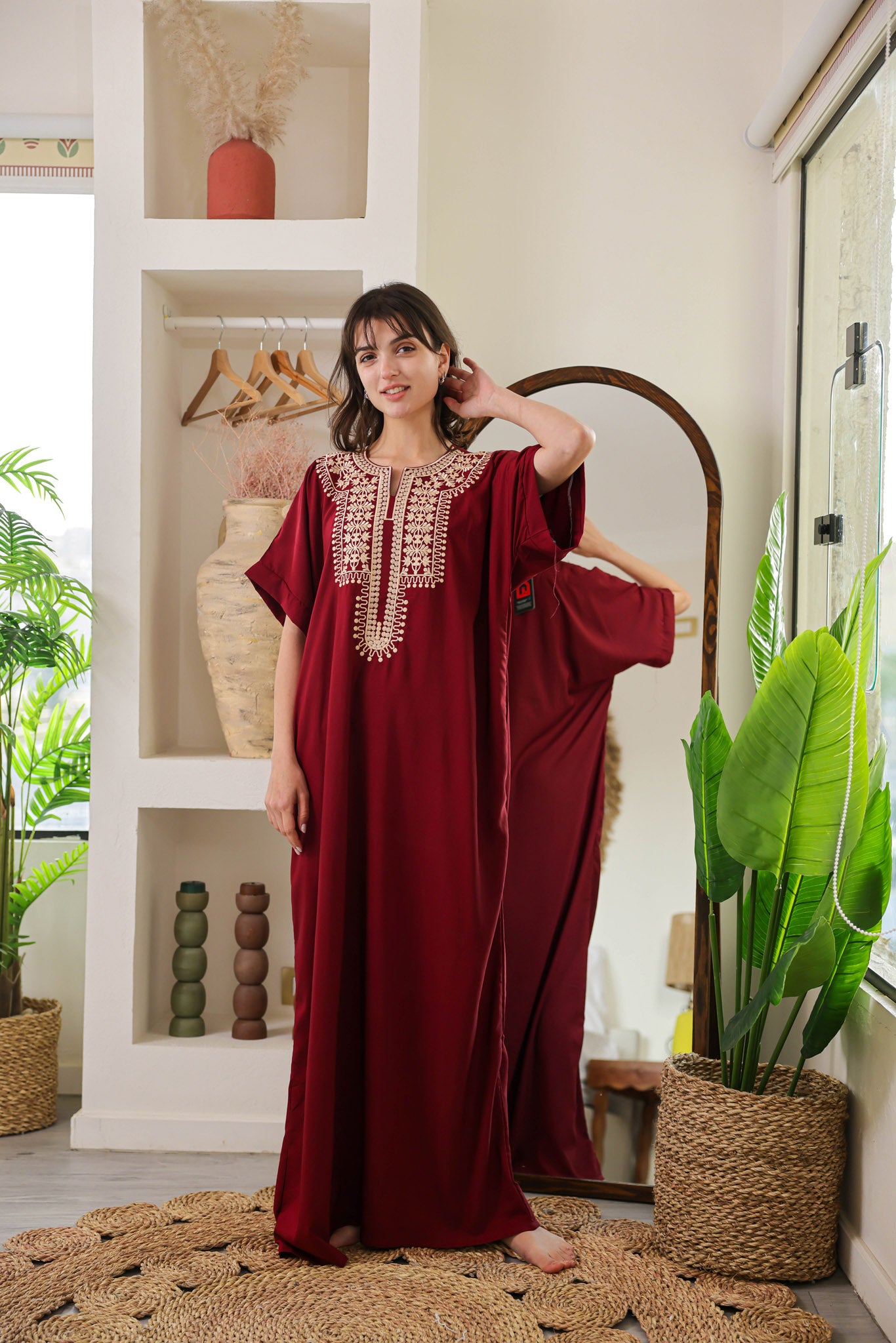 قميص داكرون نص كم مطرز