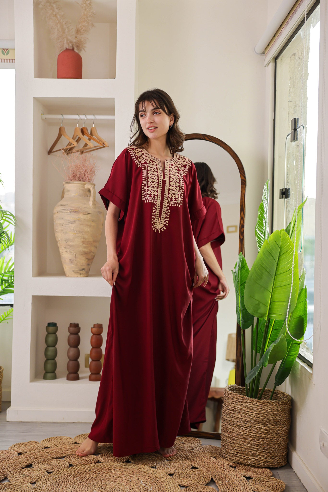 قميص داكرون نص كم مطرز