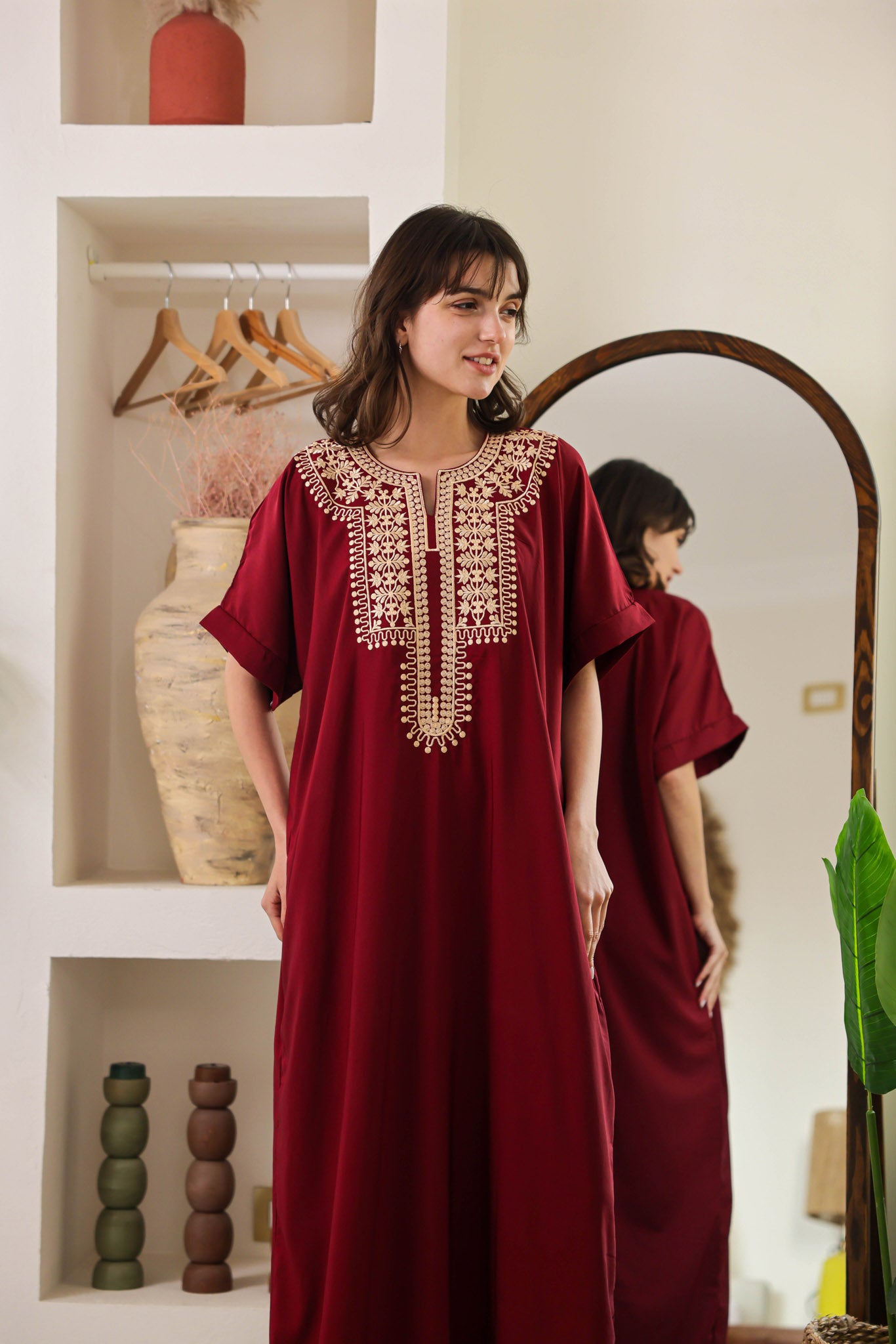 قميص داكرون نص كم مطرز