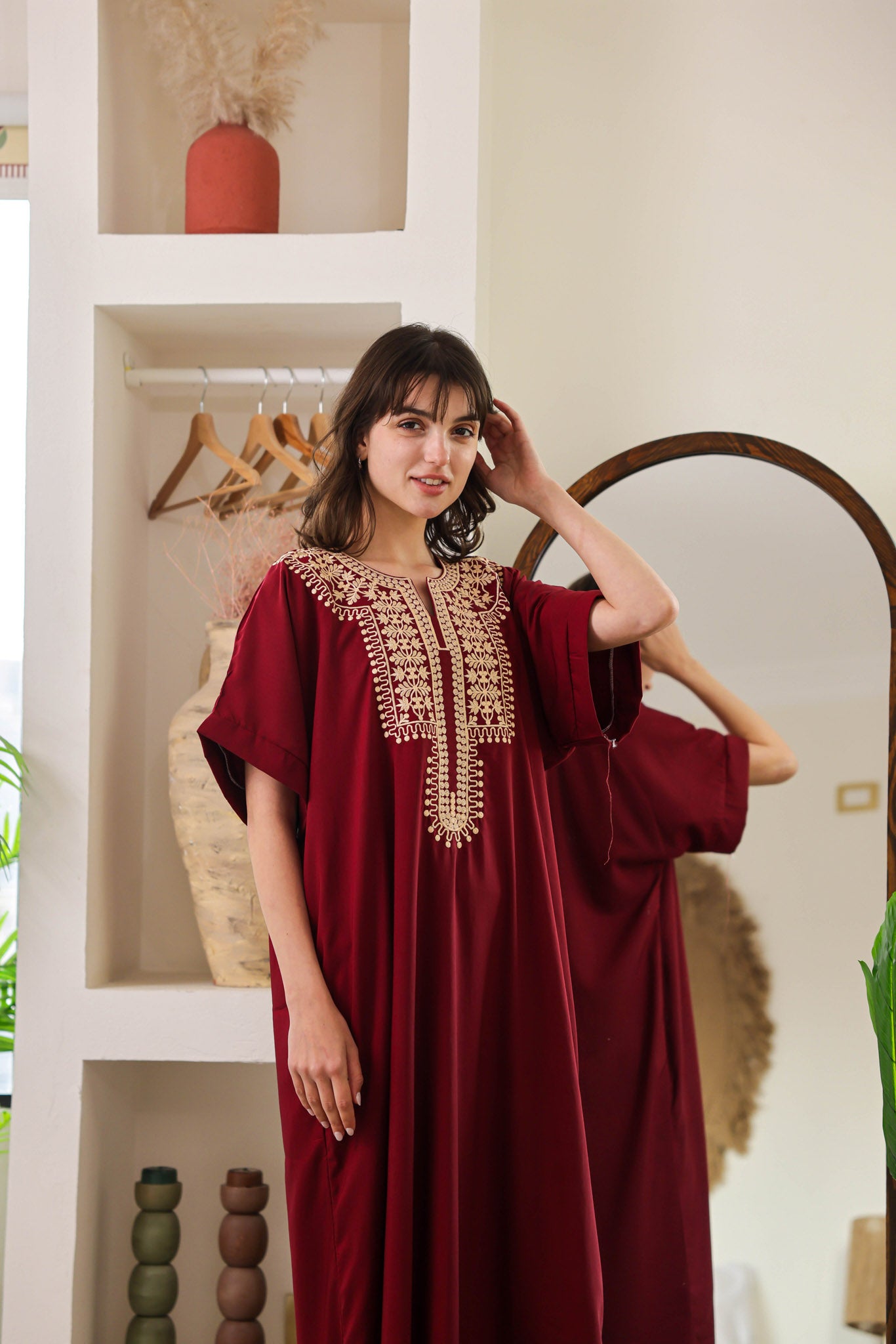 قميص داكرون نص كم مطرز