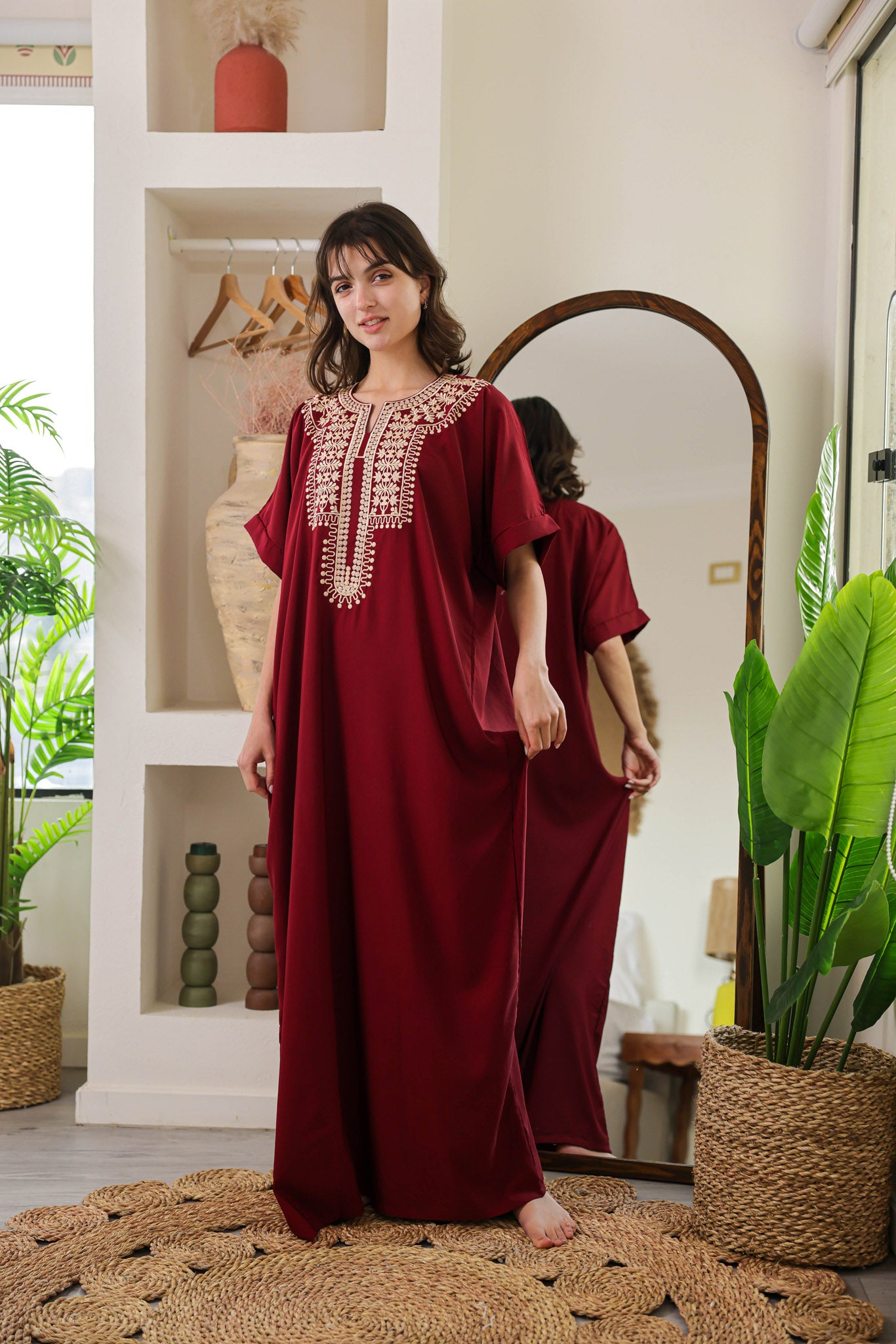 قميص داكرون نص كم مطرز