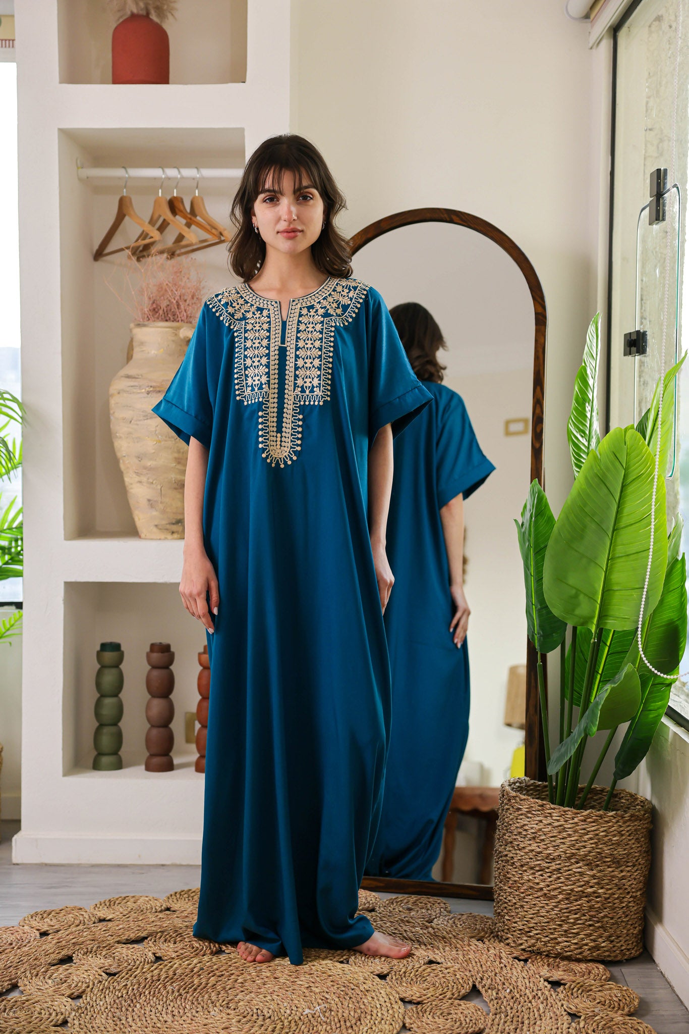 قميص داكرون نص كم مطرز