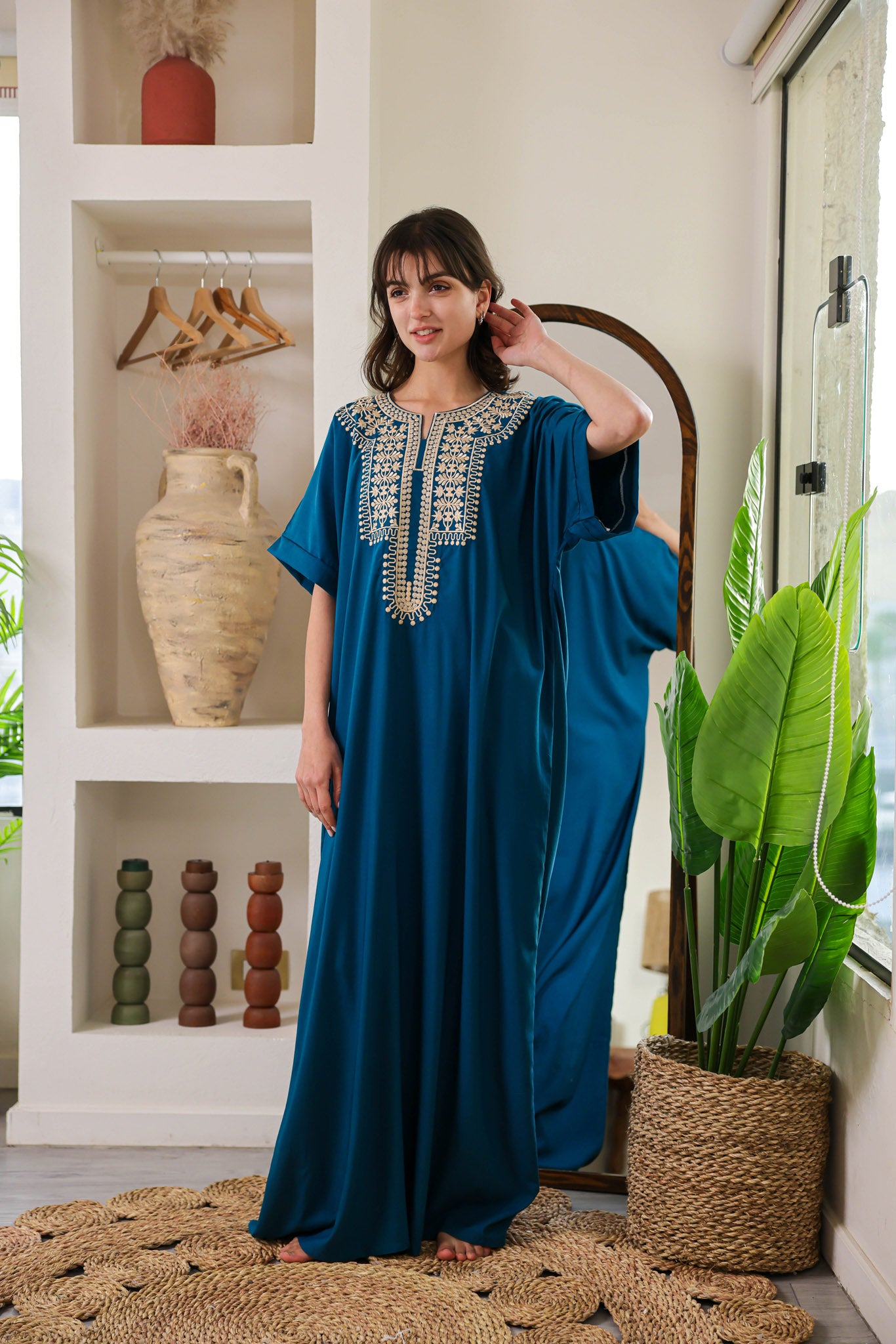 قميص داكرون نص كم مطرز