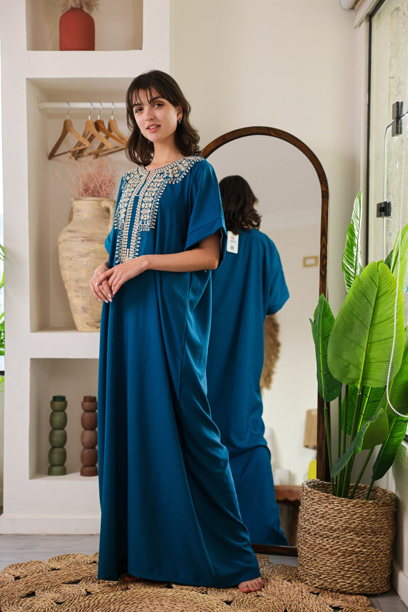 قميص داكرون نص كم مطرز