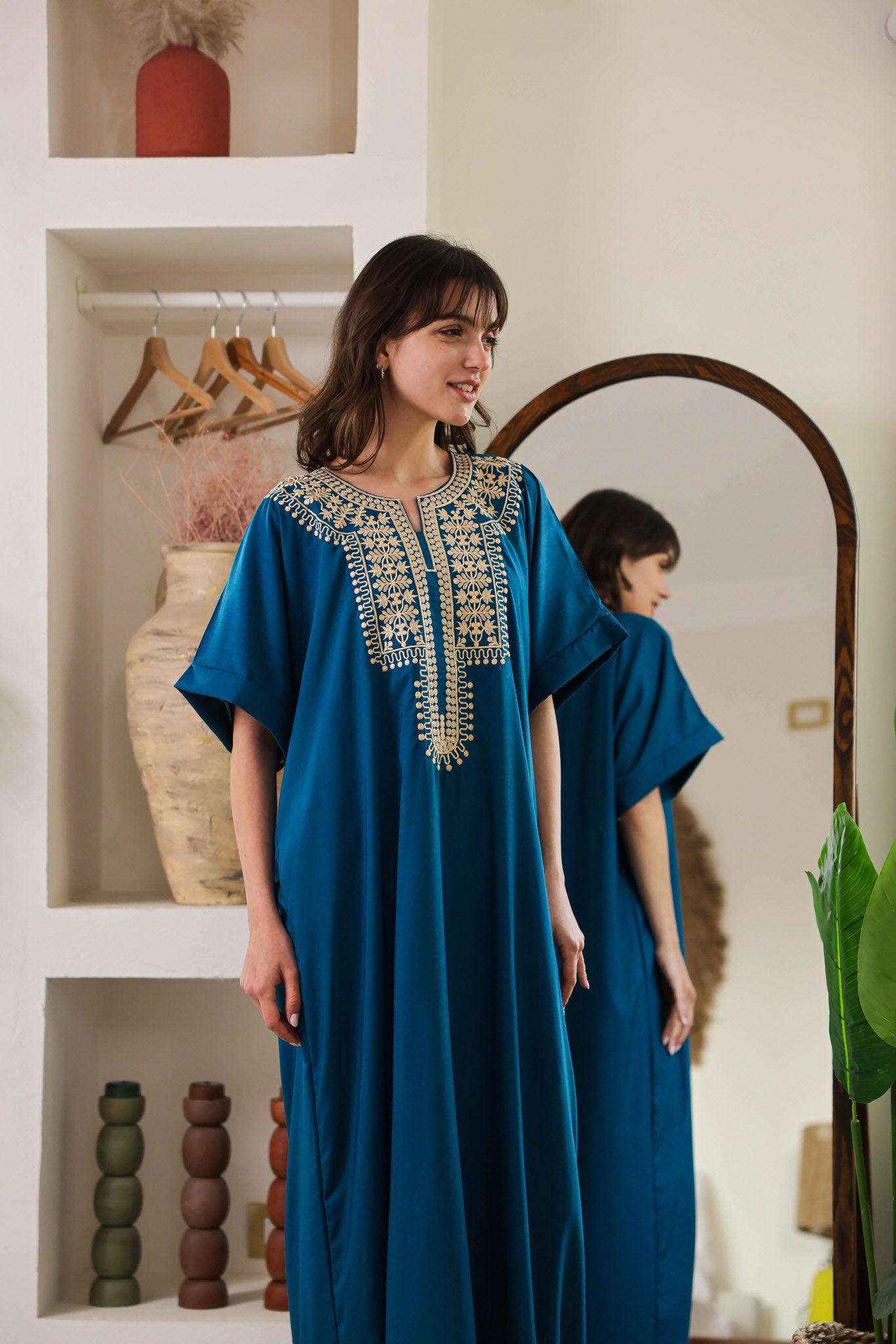 قميص داكرون نص كم مطرز