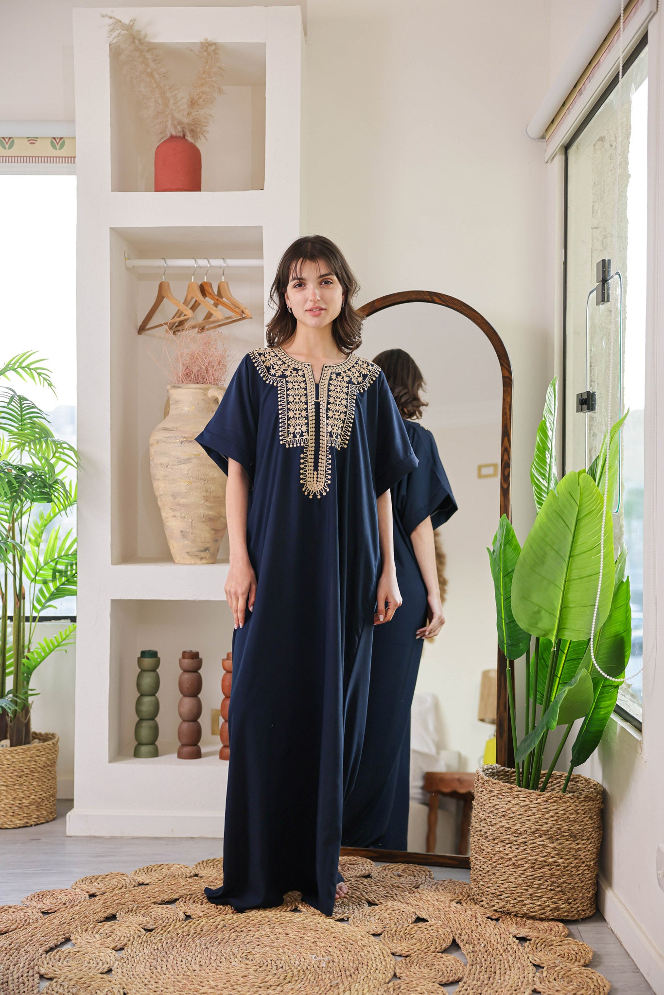 قميص داكرون نص كم مطرز