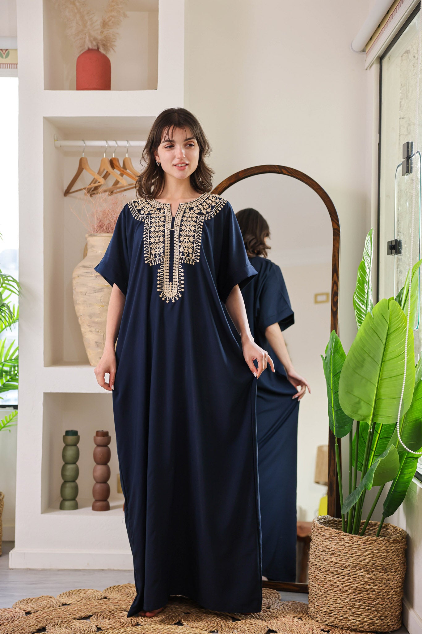 قميص داكرون نص كم مطرز